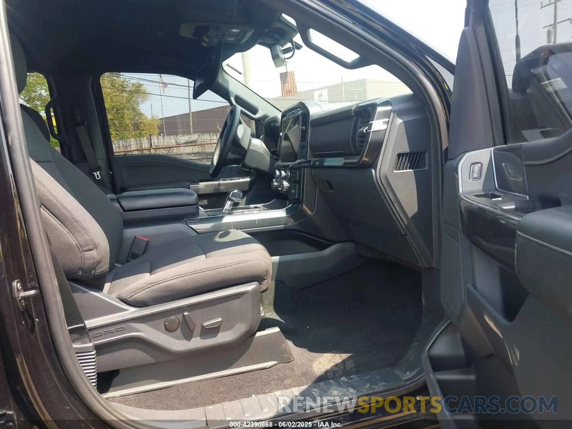 5 Photograph of a damaged car 1FTEW1EP6PKF23103 FORD F-150 2023