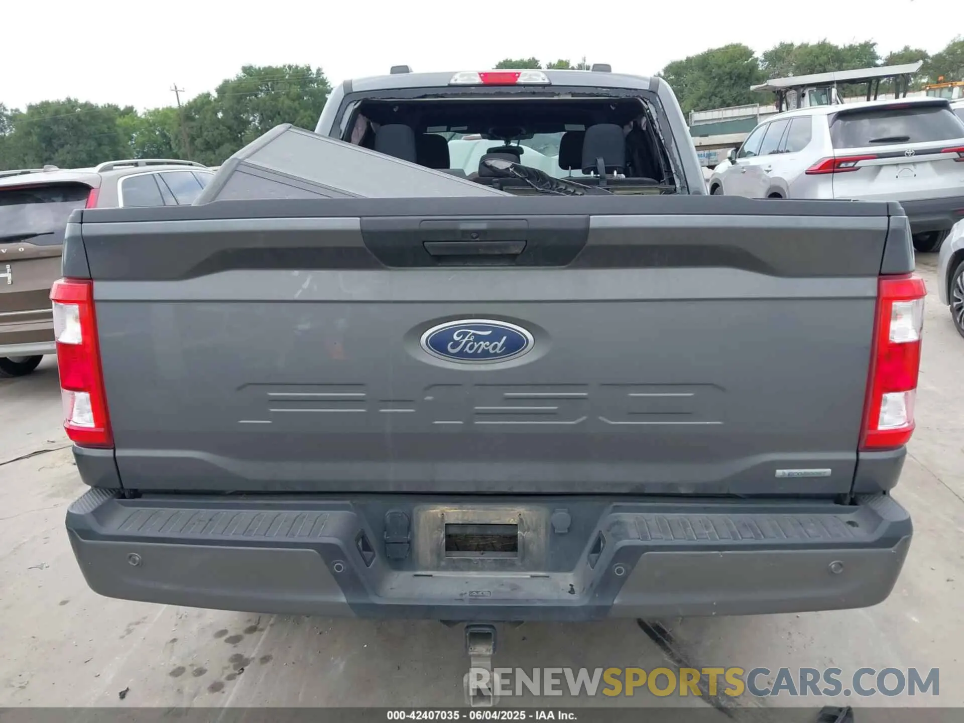 17 Photograph of a damaged car 1FTEW1EP7PKD96880 FORD F-150 2023