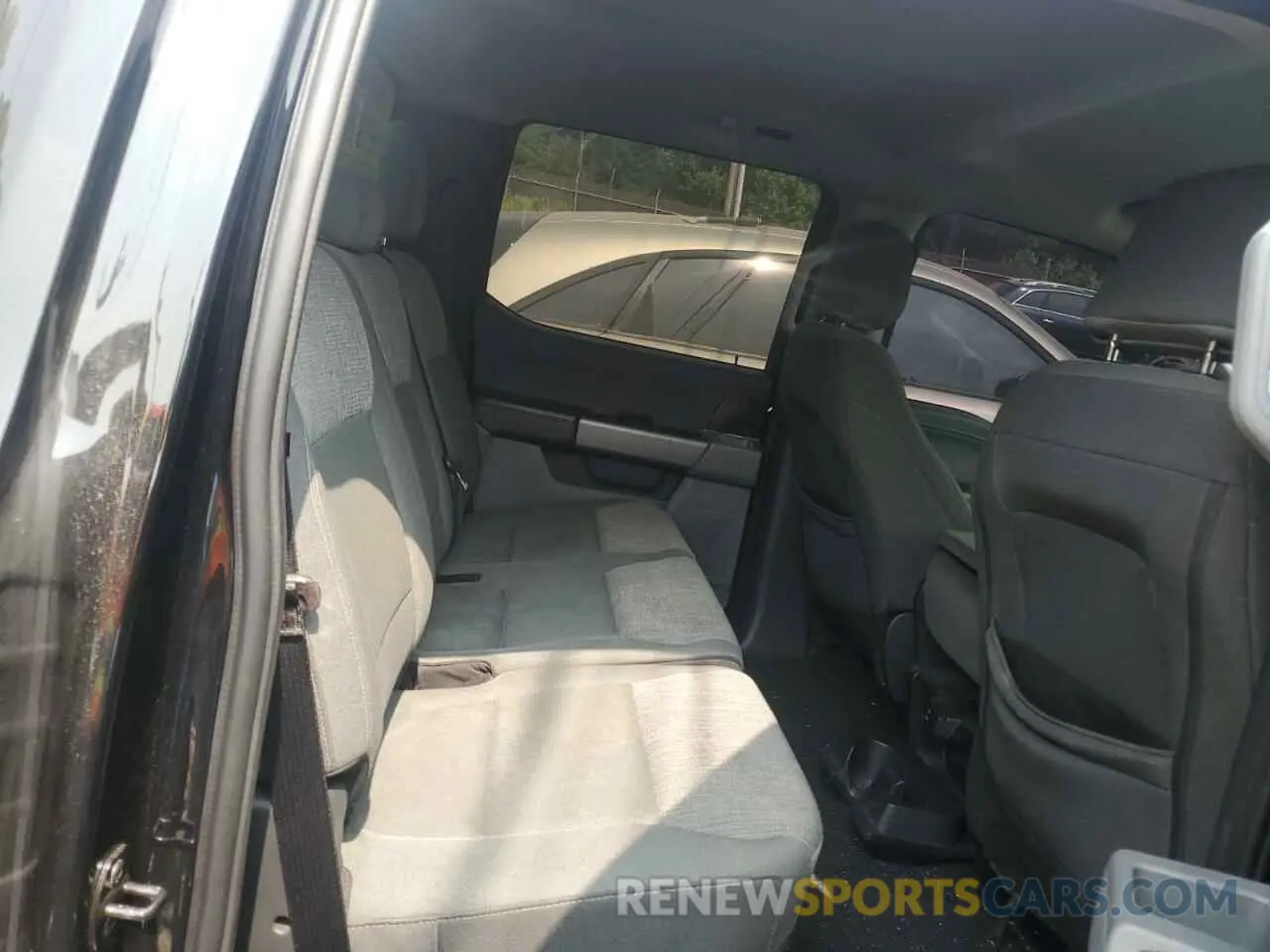 10 Photograph of a damaged car 1FTEW1EPXPFD33815 FORD F-150 2023