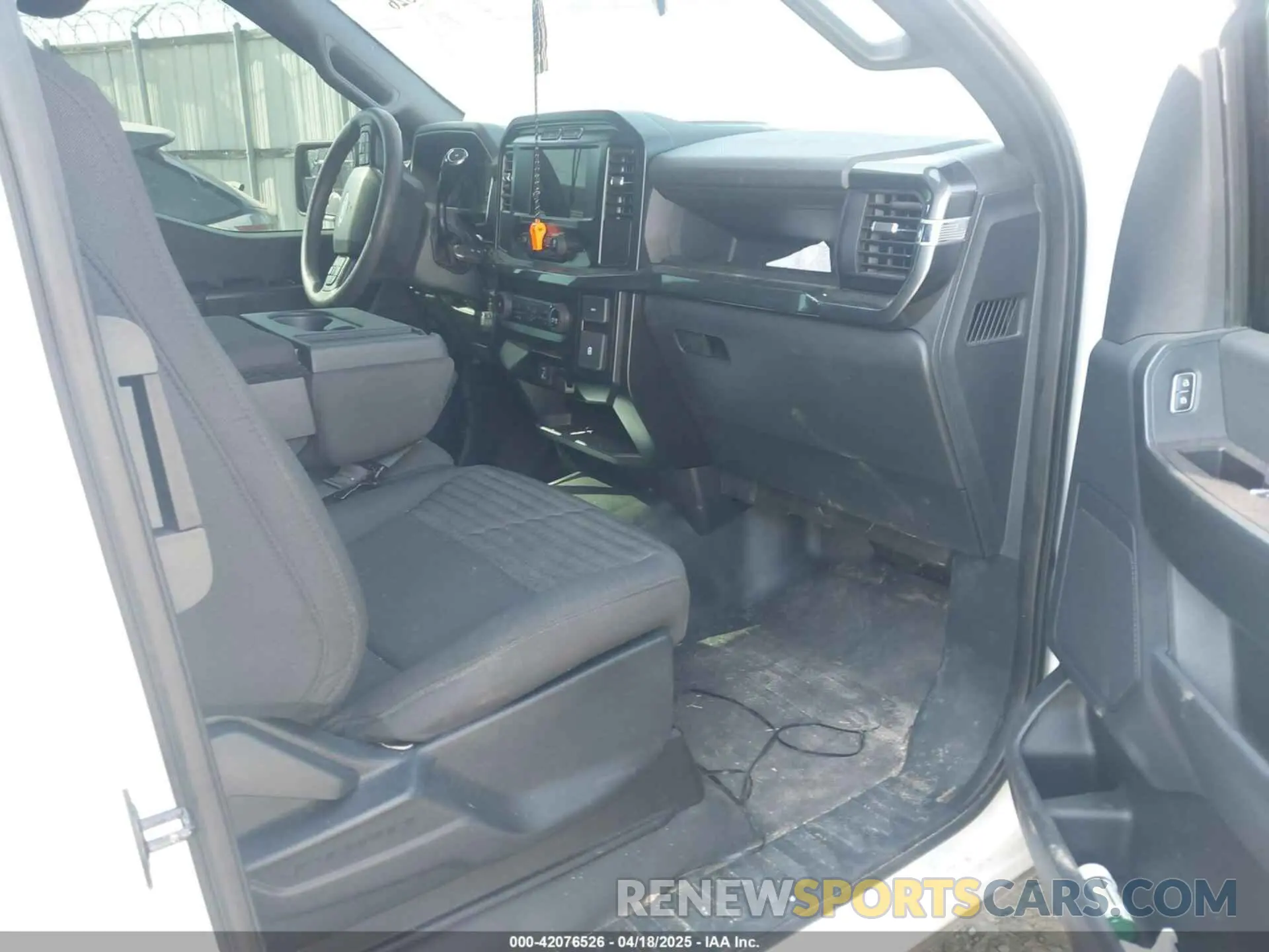 5 Photograph of a damaged car 1FTEX1CP3PKE32192 FORD F-150 2023