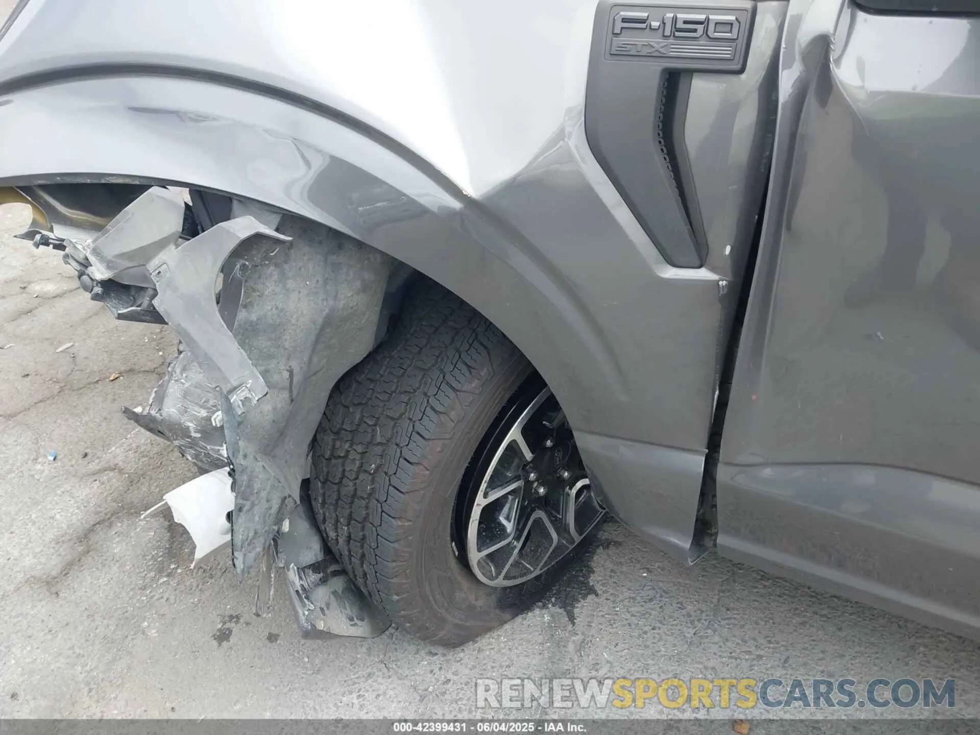 17 Photograph of a damaged car 1FTEX1CP8PKD47963 FORD F-150 2023