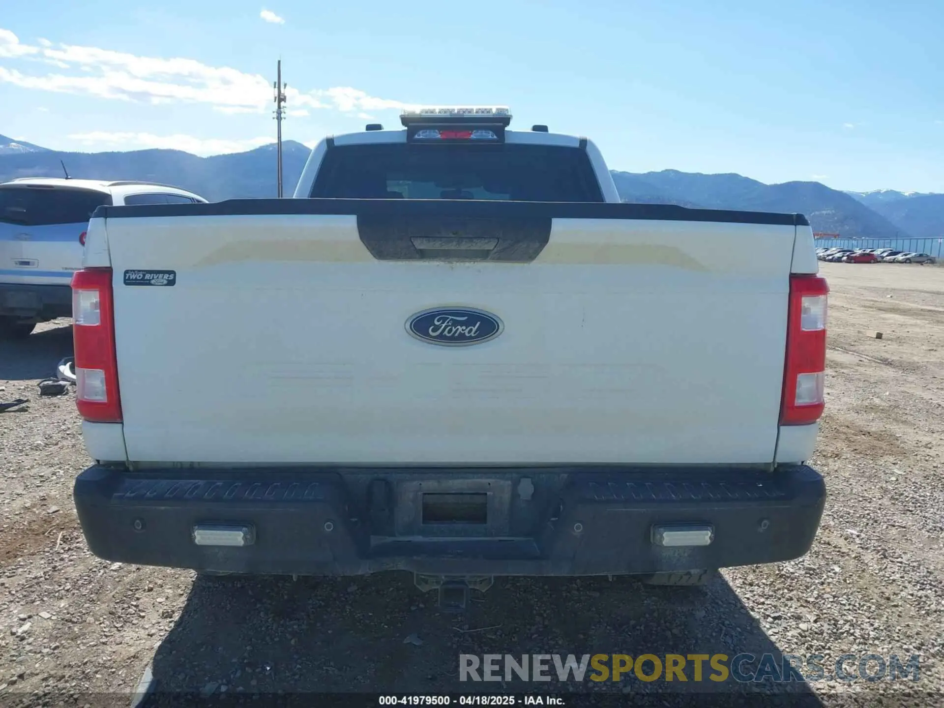 17 Photograph of a damaged car 1FTEX1EB5PKE10583 FORD F-150 2023