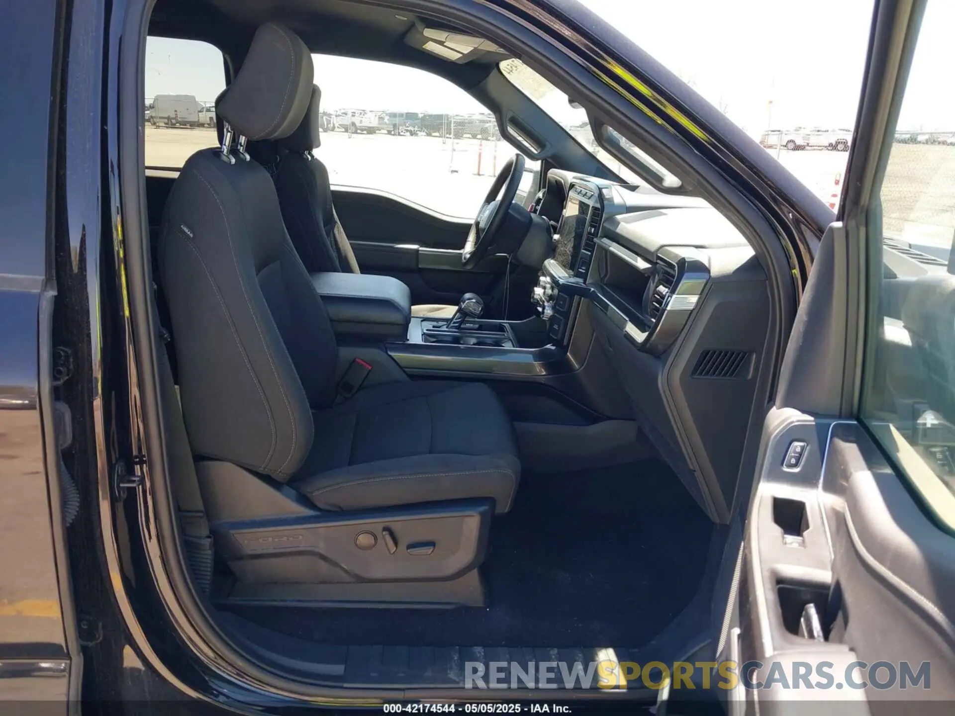 5 Photograph of a damaged car 1FTFW1E50PFB73849 FORD F-150 2023
