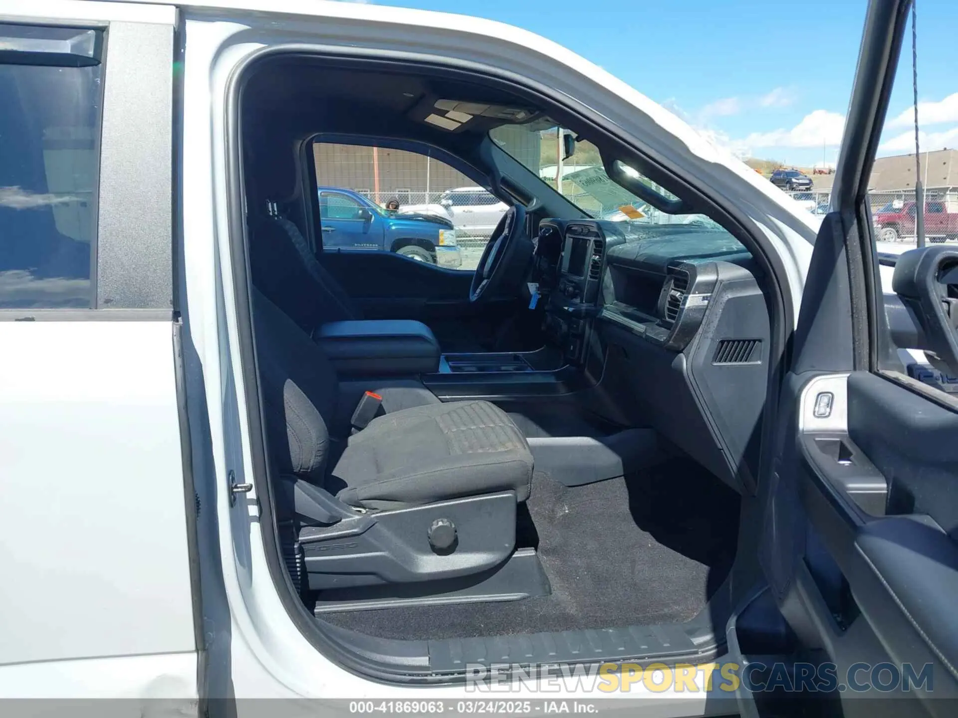 5 Photograph of a damaged car 1FTFW1E51PFB15197 FORD F-150 2023