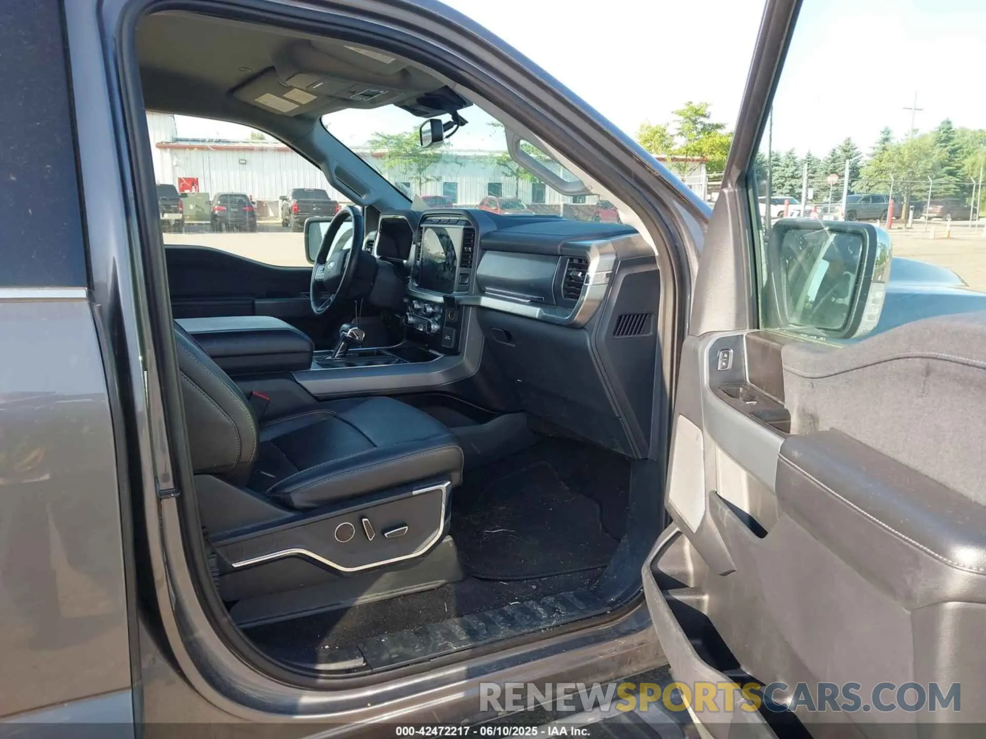 5 Photograph of a damaged car 1FTFW1E51PFB15653 FORD F-150 2023