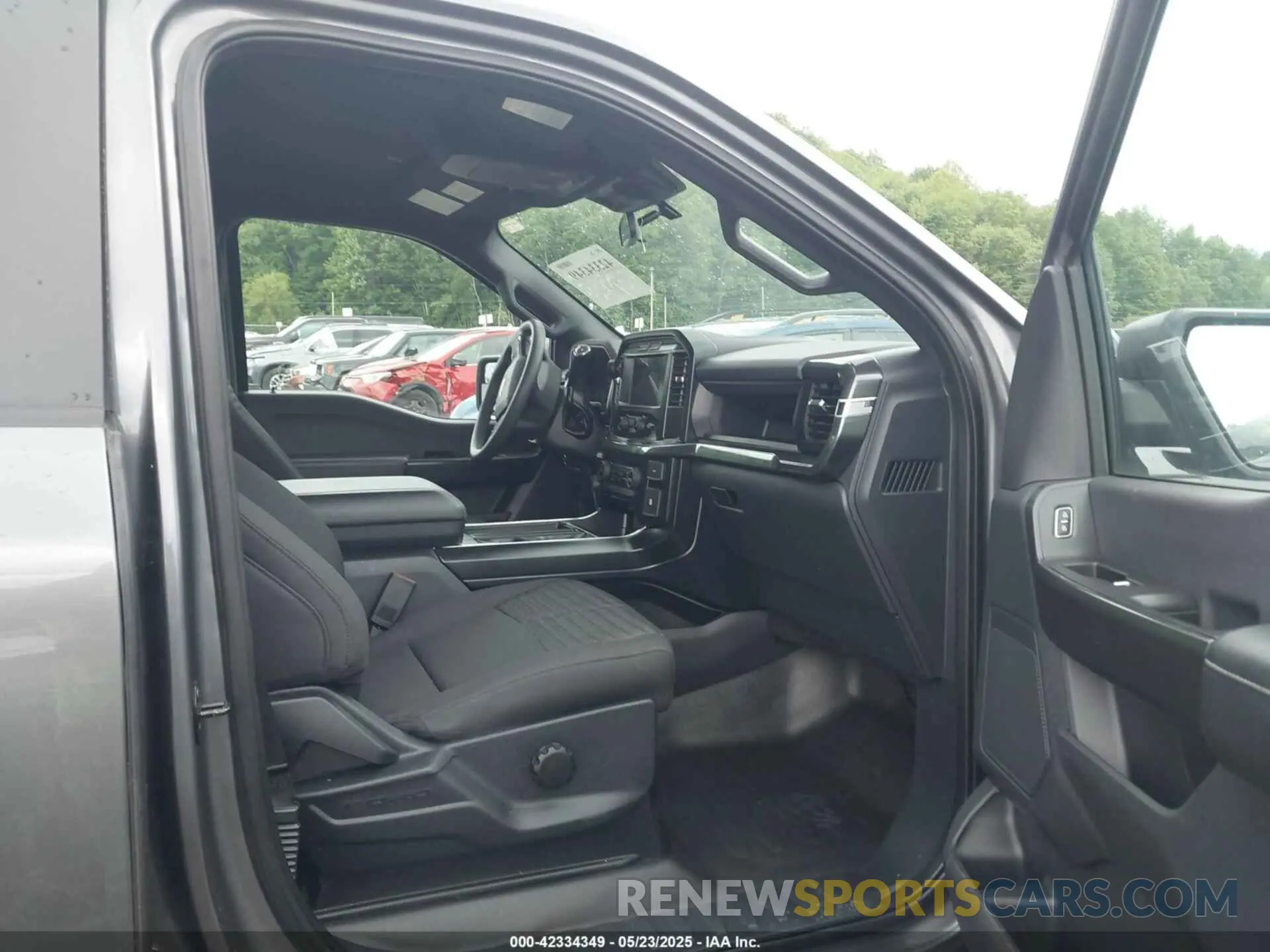 5 Photograph of a damaged car 1FTFW1E58PFA85521 FORD F-150 2023