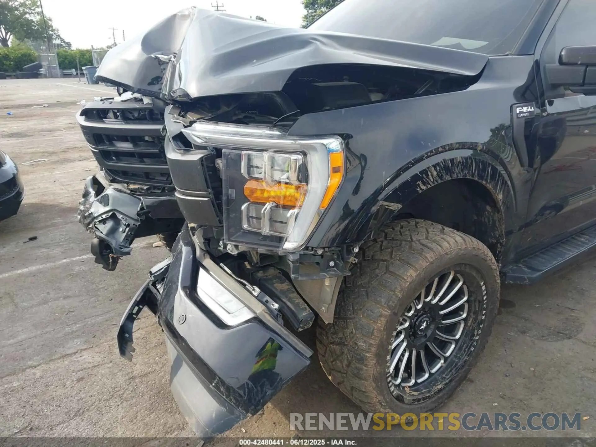 18 Photograph of a damaged car 1FTFW1E5XPFA81258 FORD F-150 2023