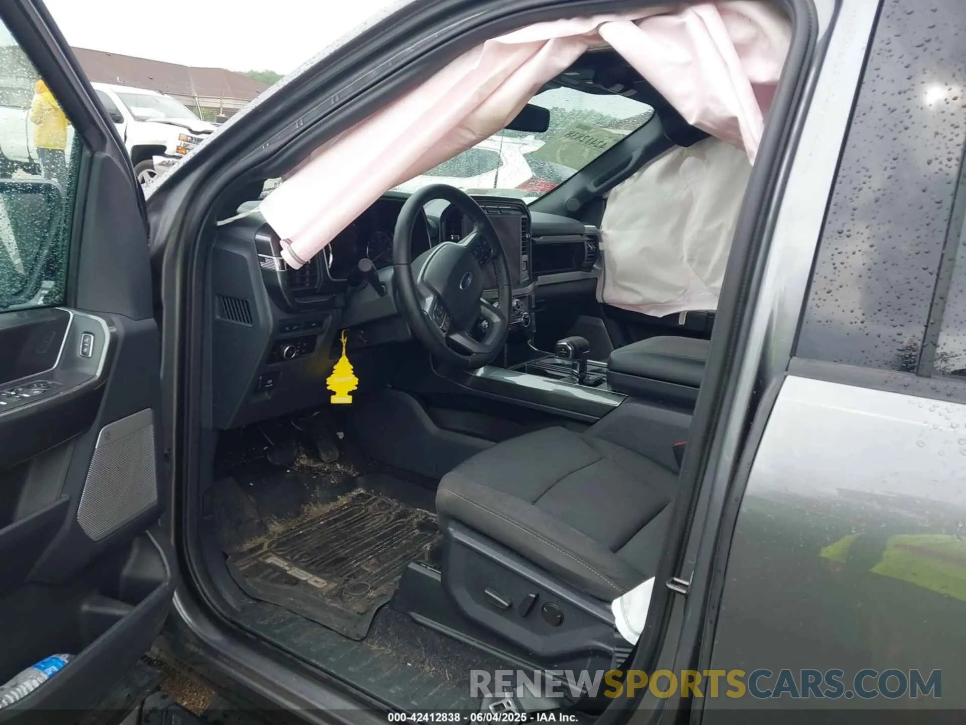 5 Photograph of a damaged car 1FTFW1E82PFB93207 FORD F-150 2023