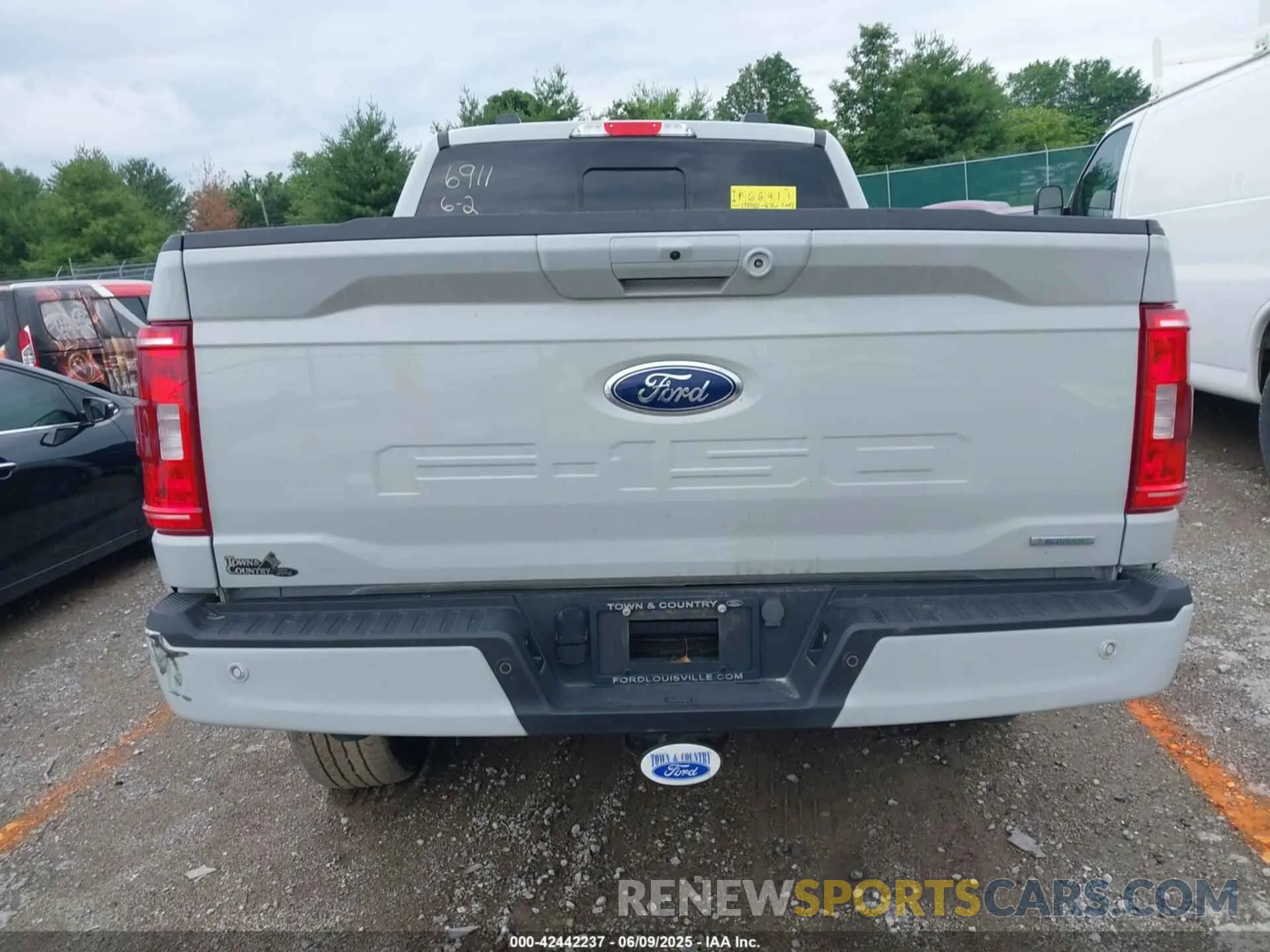 15 Photograph of a damaged car 1FTFW1E83PKF66911 FORD F-150 2023