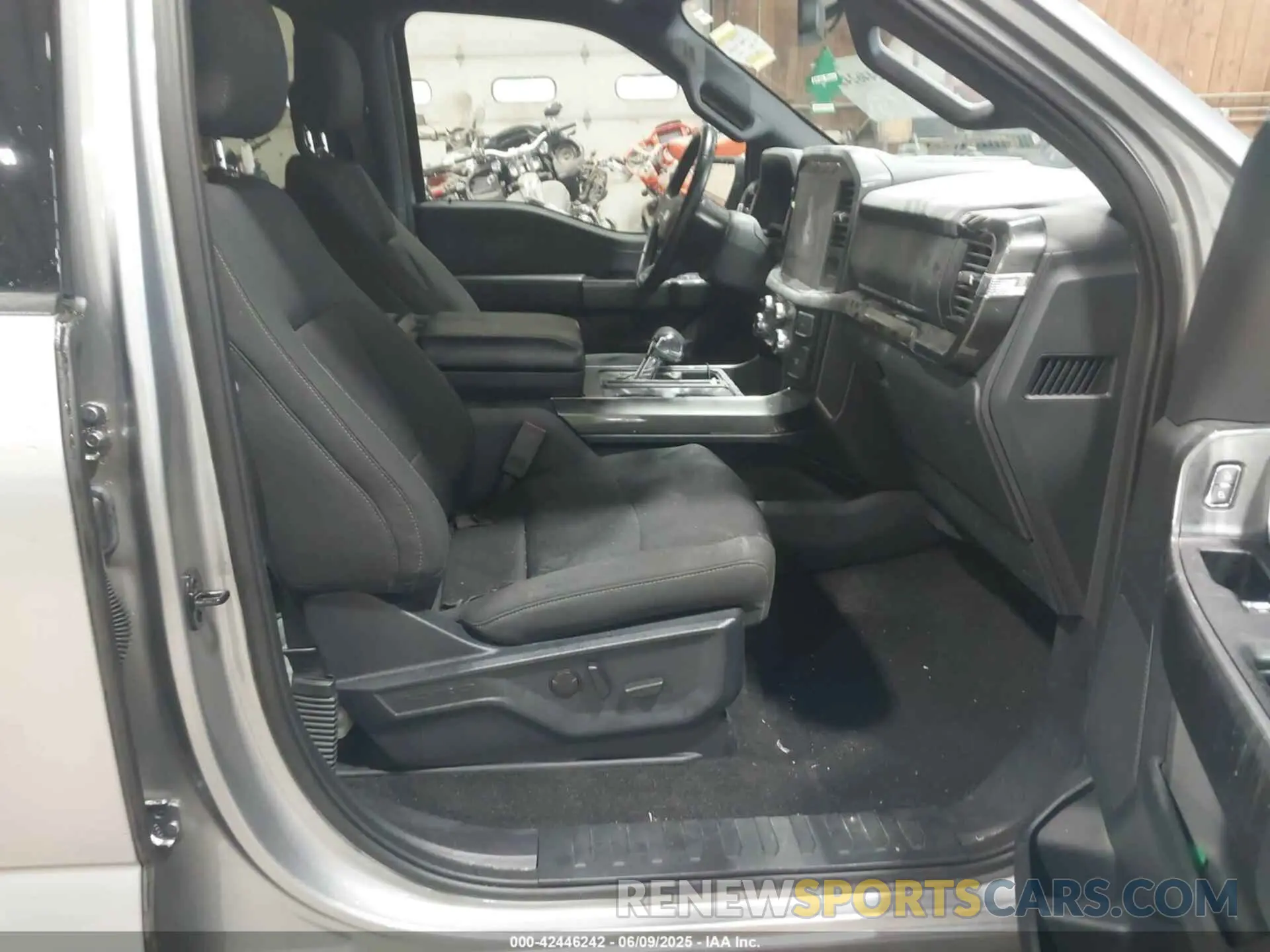 5 Photograph of a damaged car 1FTFW1ED8PFA75482 FORD F-150 2023