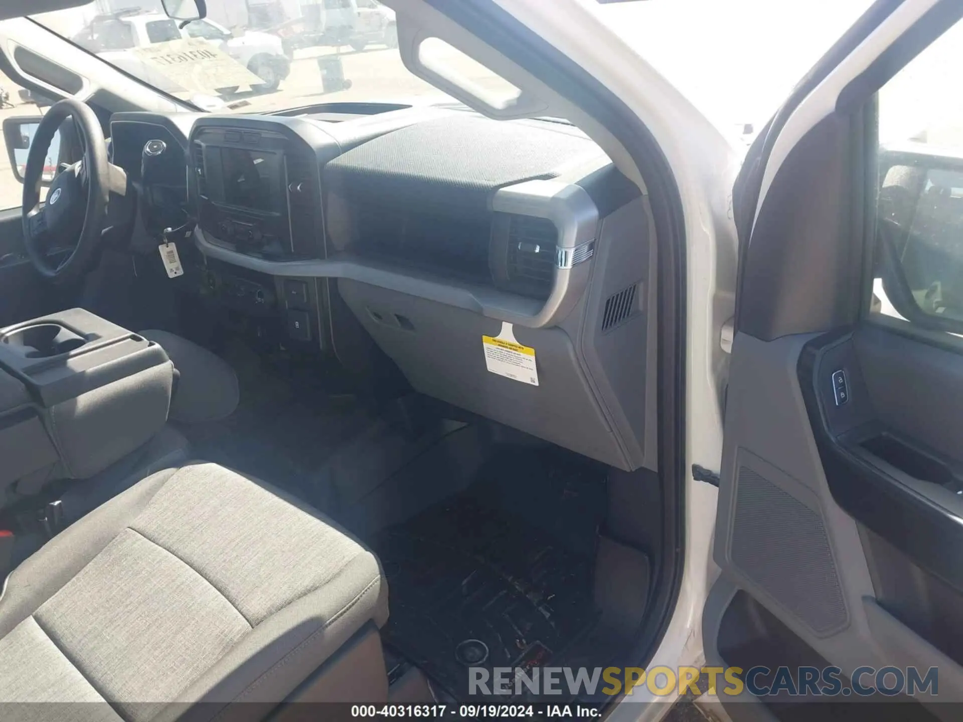 5 Photograph of a damaged car 1FTFX1E55PKE24496 FORD F-150 2023