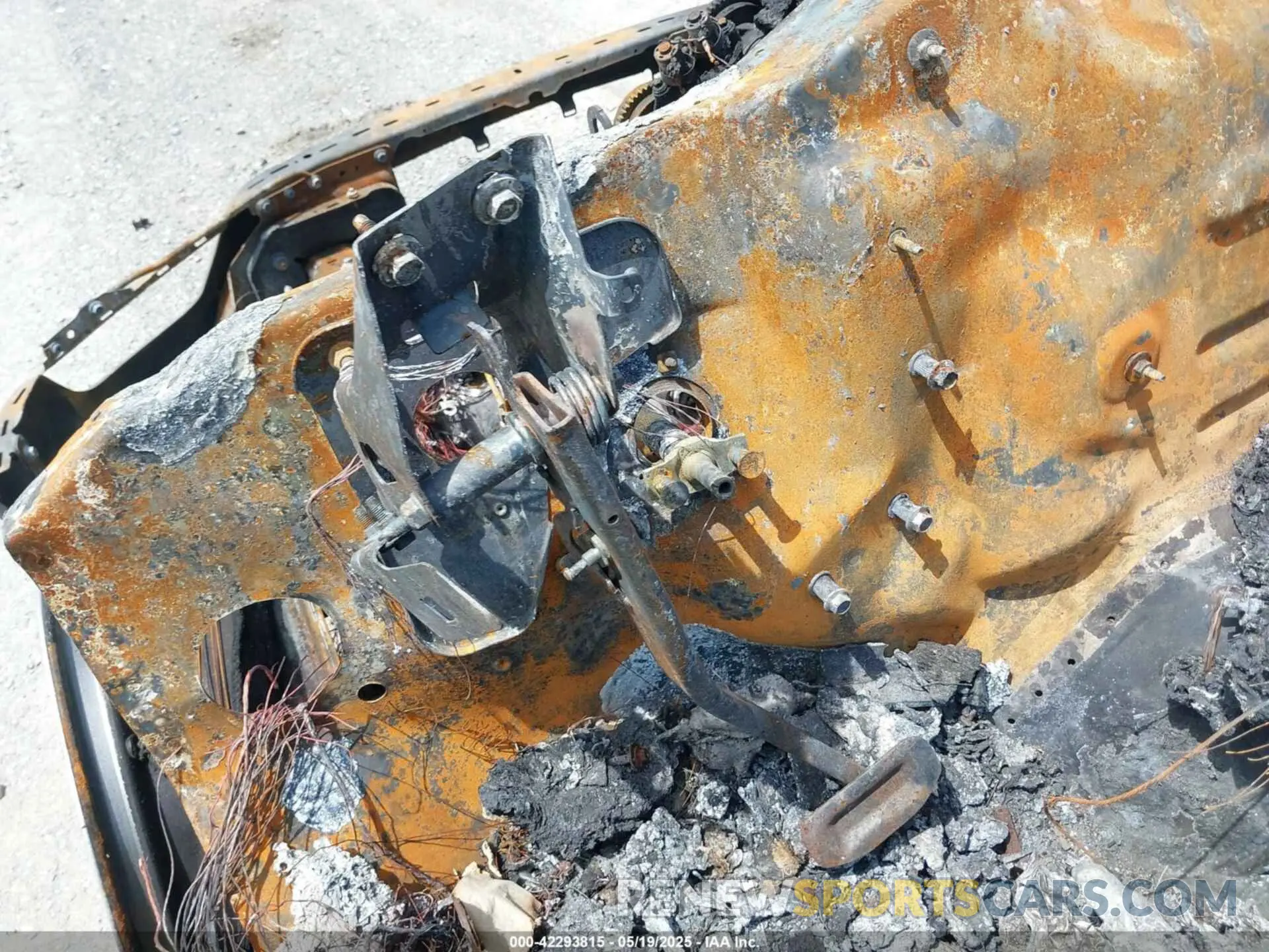 11 Photograph of a damaged car 1FTFX1E81PKE17975 FORD F-150 2023