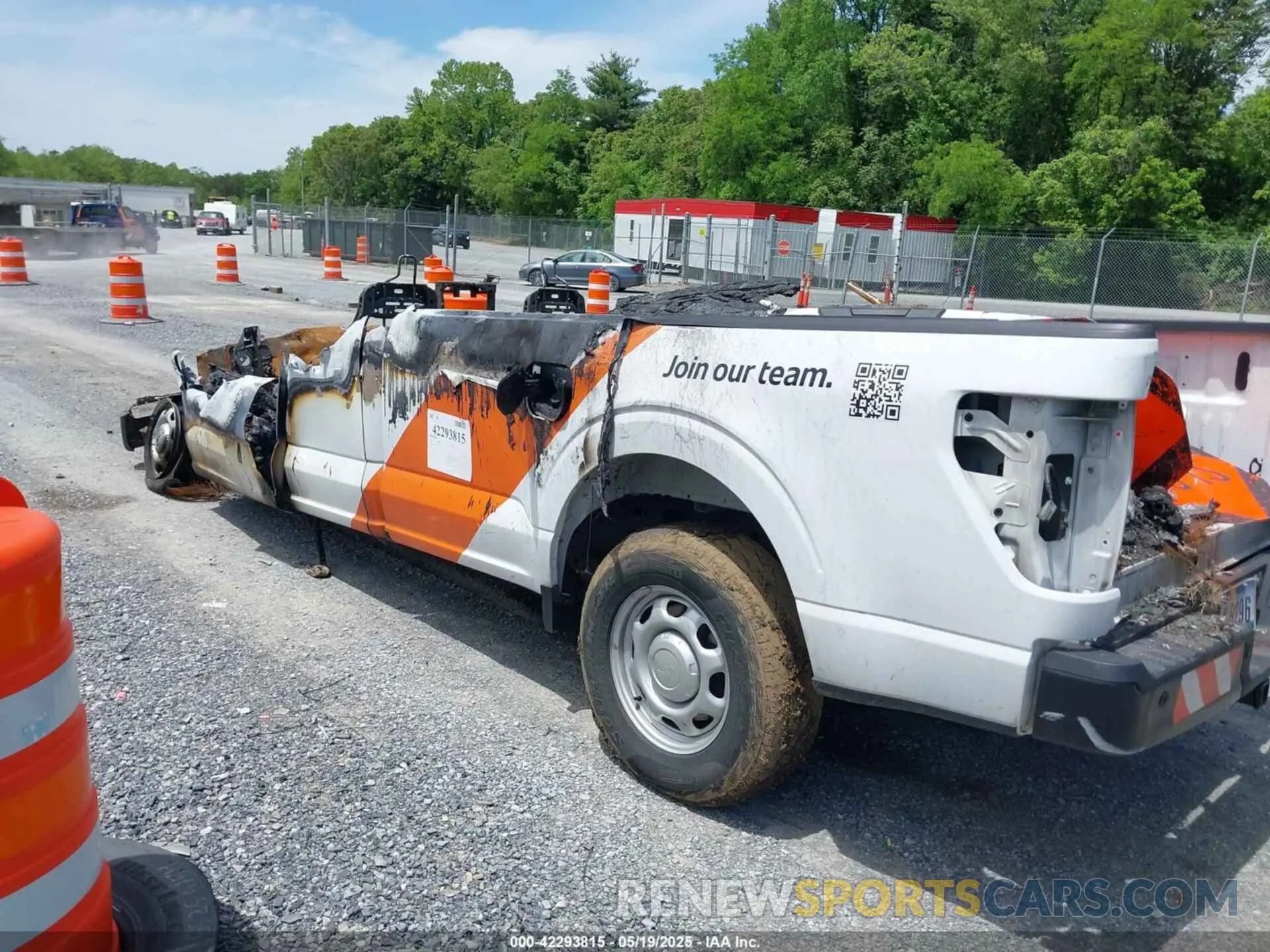 3 Photograph of a damaged car 1FTFX1E81PKE17975 FORD F-150 2023