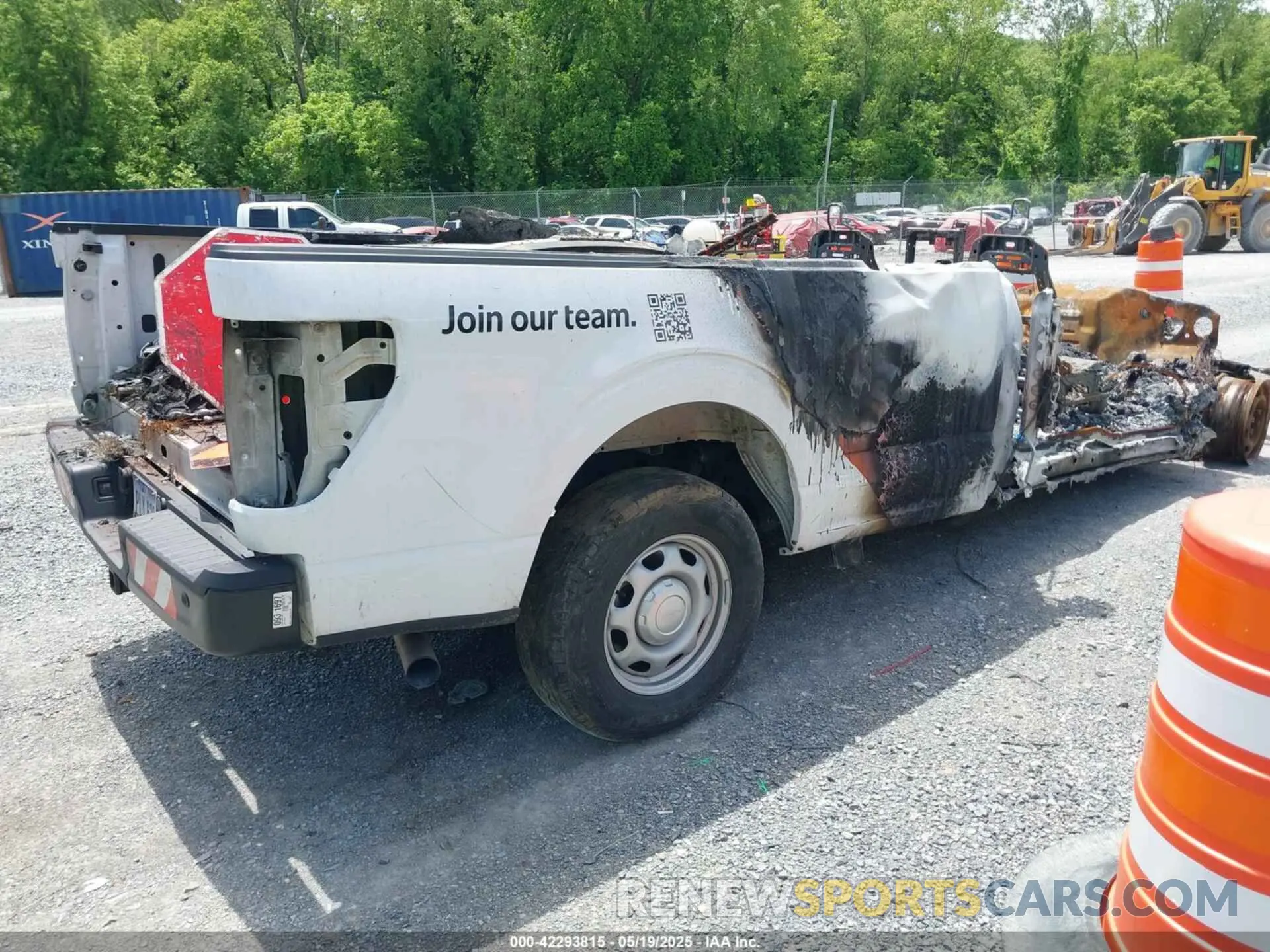 4 Photograph of a damaged car 1FTFX1E81PKE17975 FORD F-150 2023