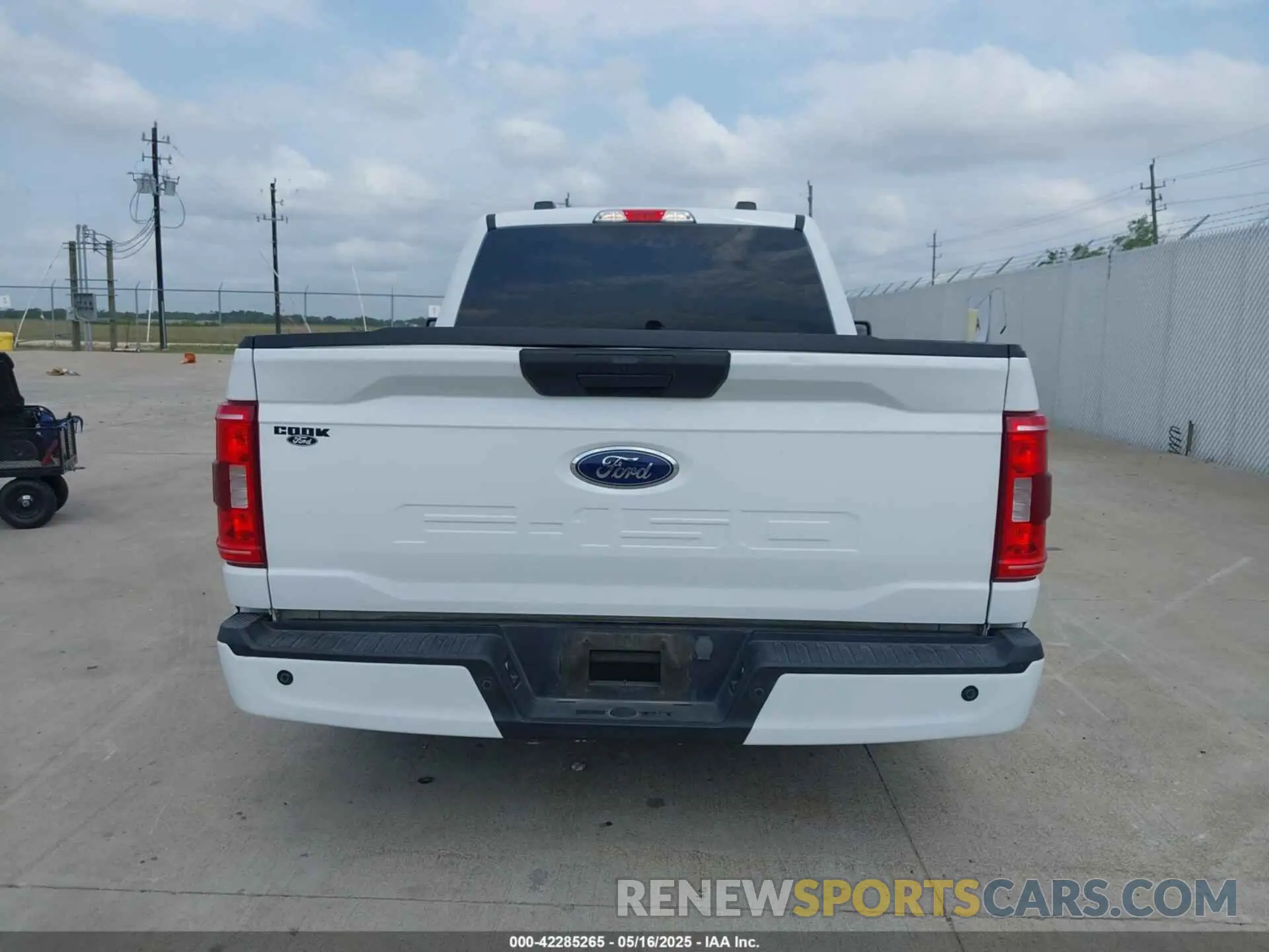 16 Photograph of a damaged car 1FTMF1E59PKE06061 FORD F-150 2023