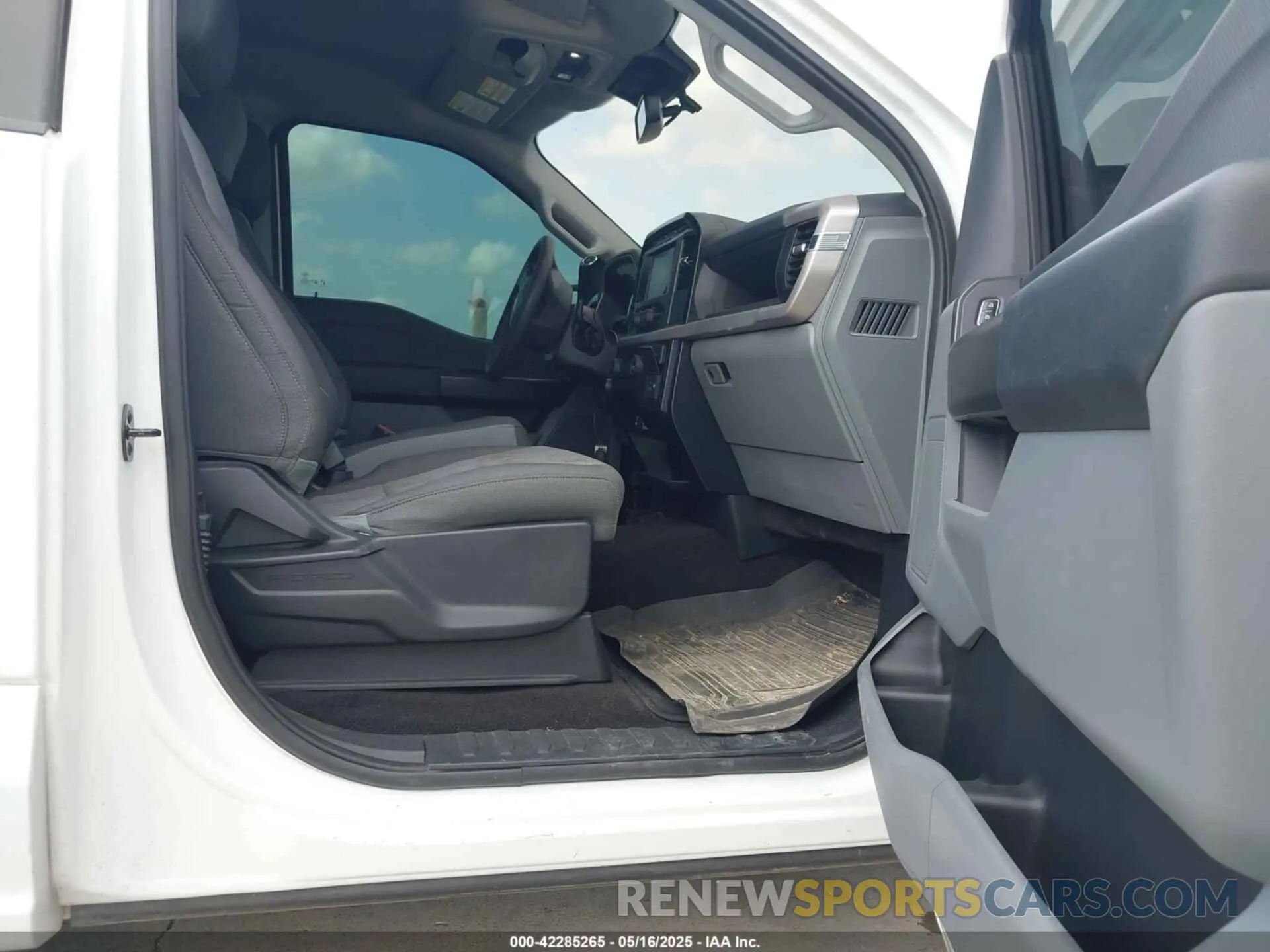 5 Photograph of a damaged car 1FTMF1E59PKE06061 FORD F-150 2023