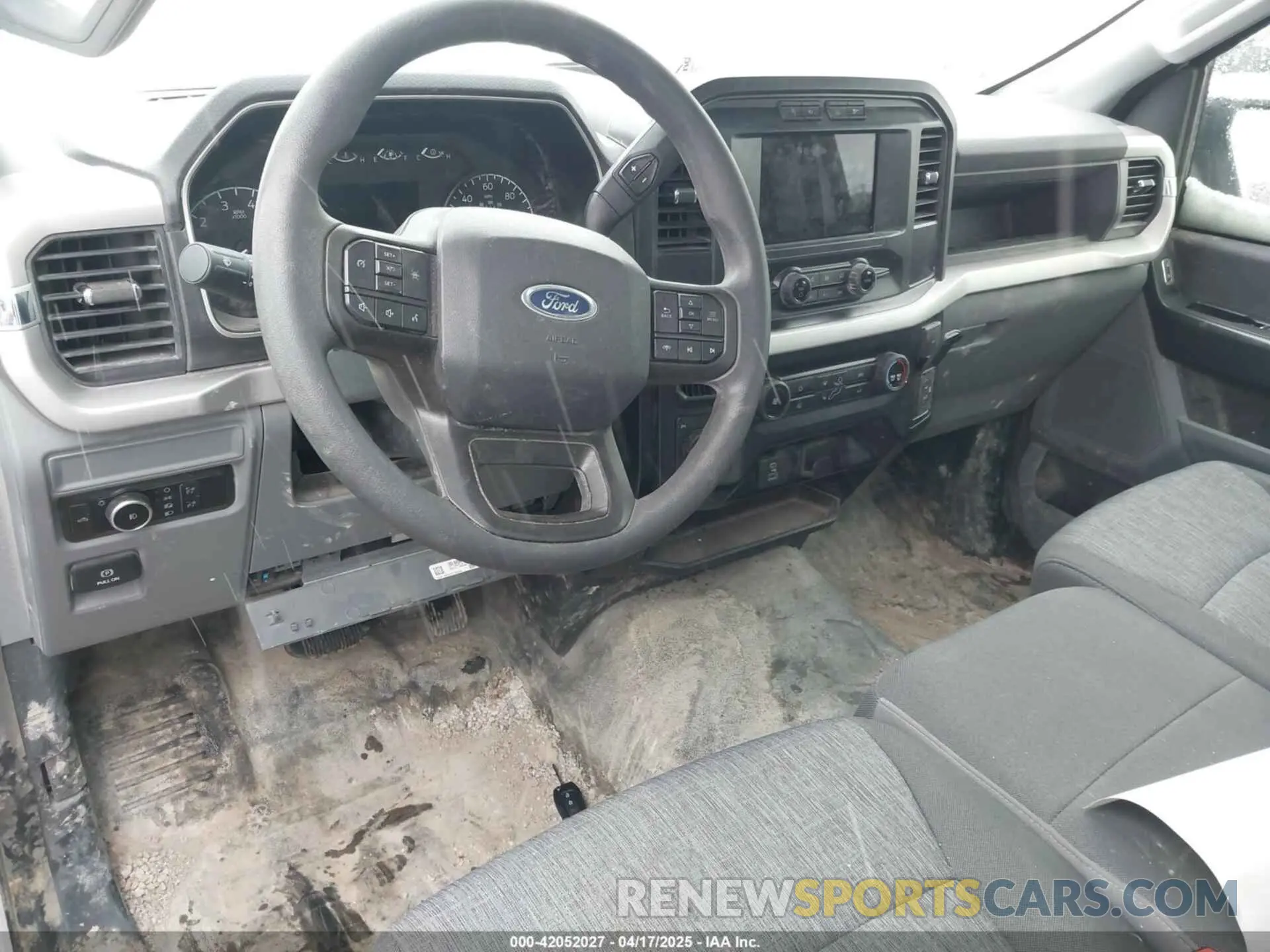 18 Photograph of a damaged car 1FTMF1EP6PKE87165 FORD F-150 2023