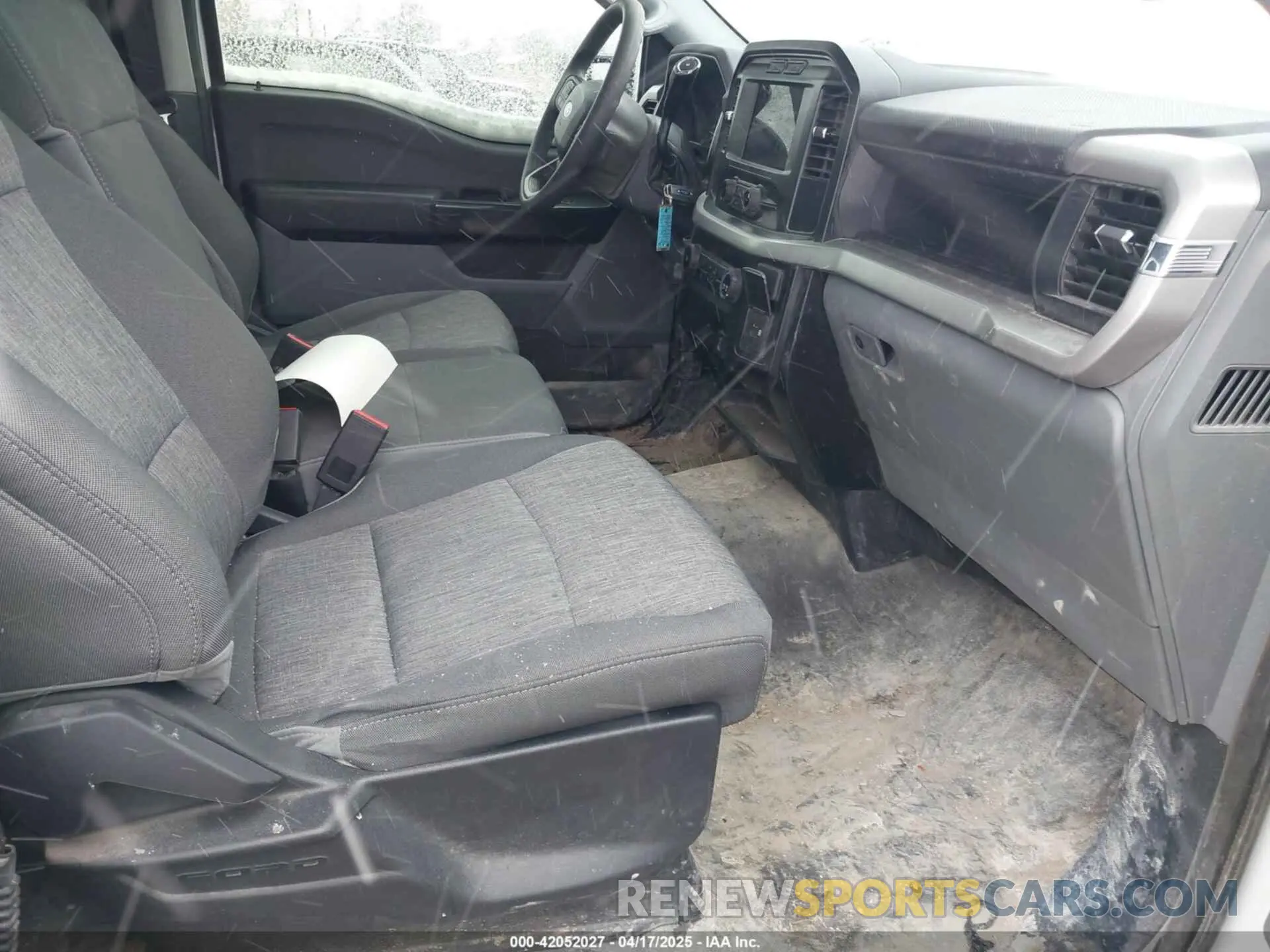 5 Photograph of a damaged car 1FTMF1EP6PKE87165 FORD F-150 2023