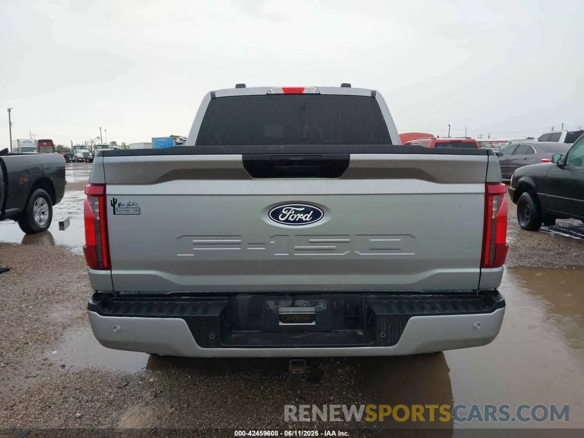 15 Photograph of a damaged car 1FTEW2KP5RKE79530 FORD F-150 2024