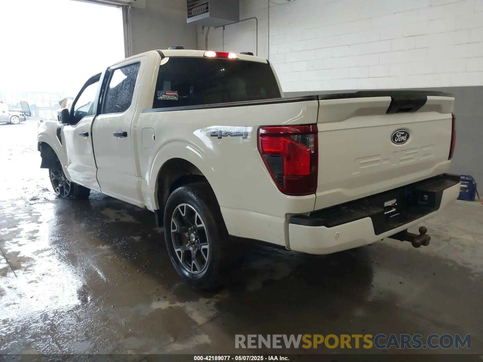 3 Photograph of a damaged car 1FTEW2LP6RKD03892 FORD F-150 2024