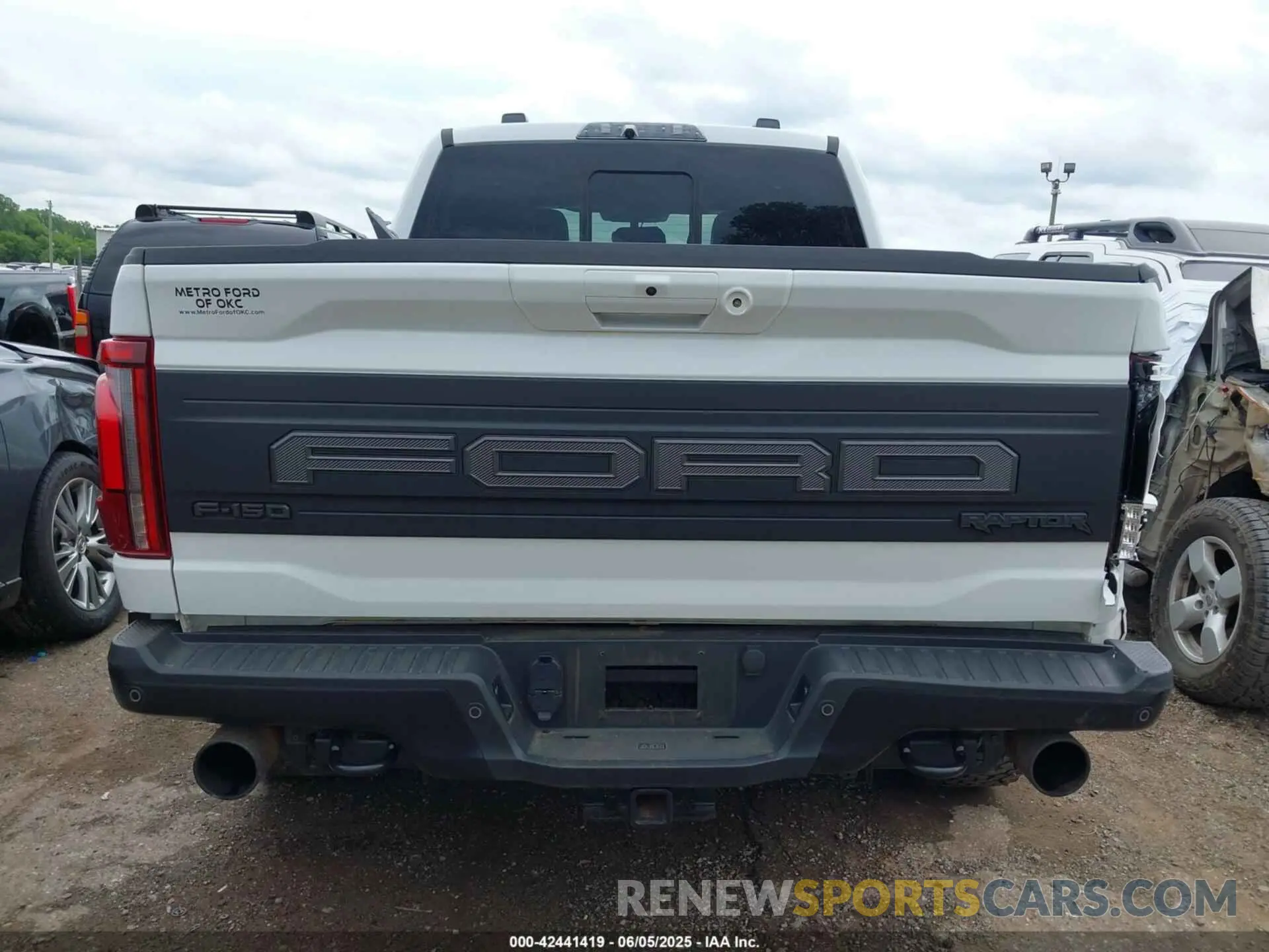 16 Photograph of a damaged car 1FTFW1RG9RFB51153 FORD F-150 2024