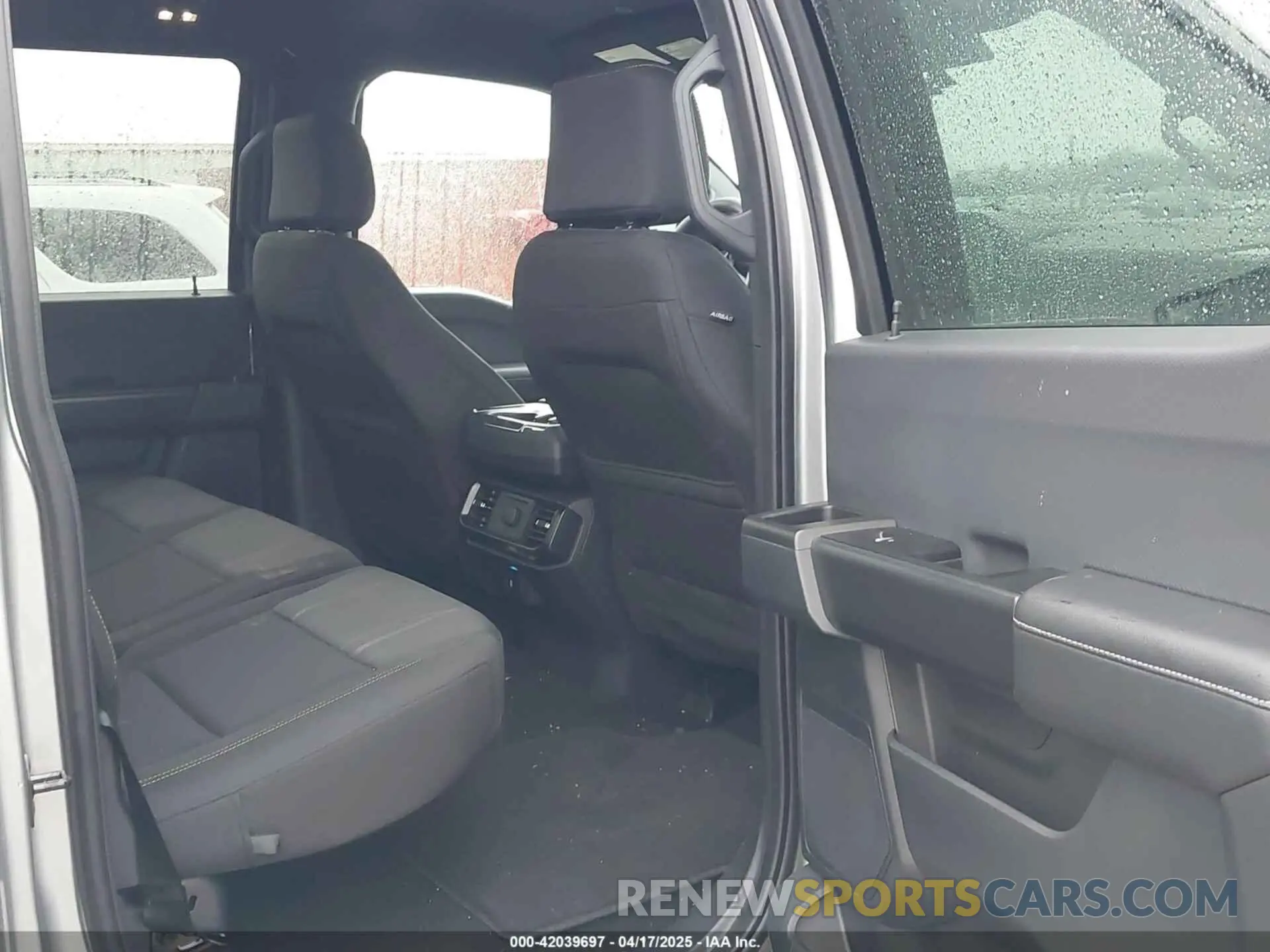 8 Photograph of a damaged car 1FTFW2L57RKE38351 FORD F-150 2024