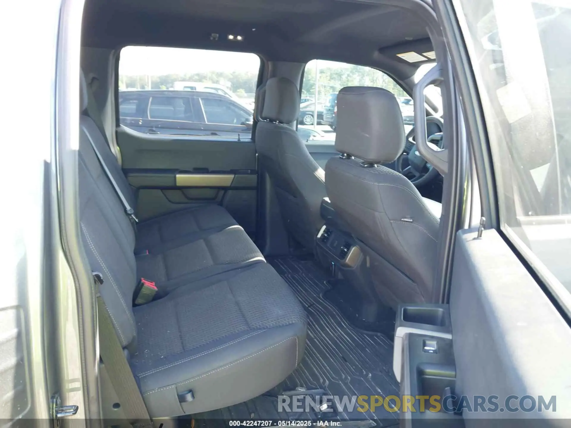 8 Photograph of a damaged car 1FTFW2L5XRFA14090 FORD F-150 2024
