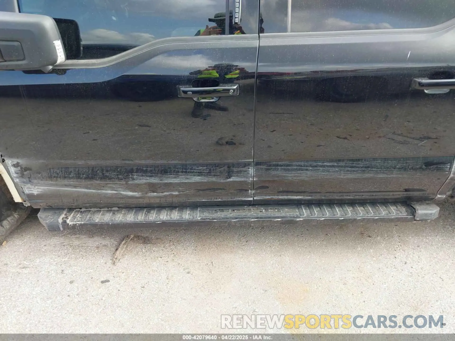 19 Photograph of a damaged car 1FTFW3L58RKF06260 FORD F-150 2024
