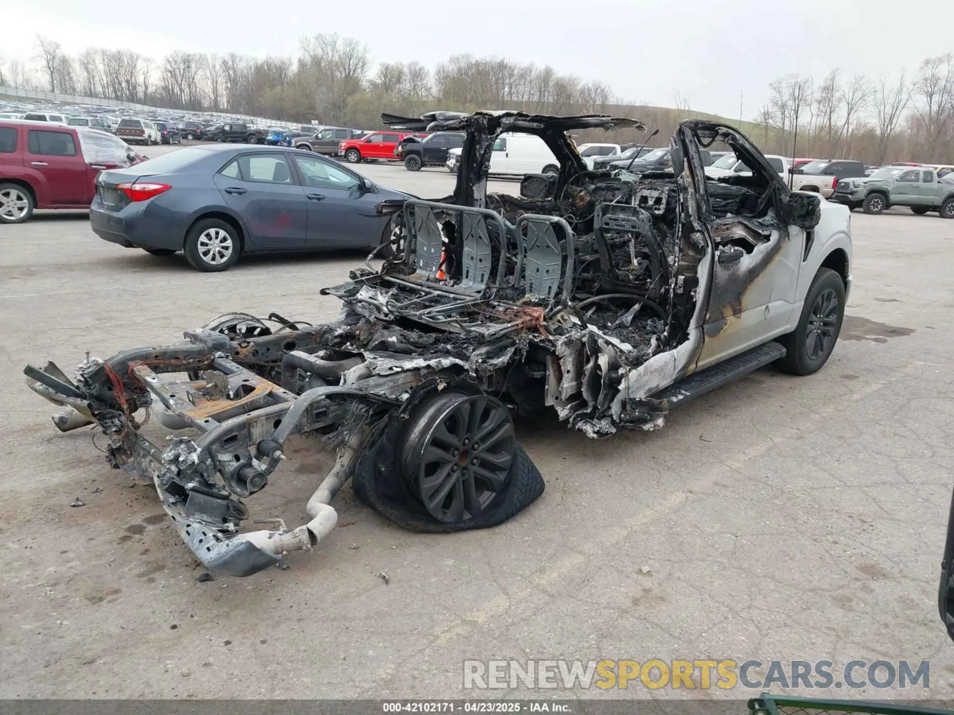 4 Photograph of a damaged car 1FTFW3L87RFA36337 FORD F-150 2024