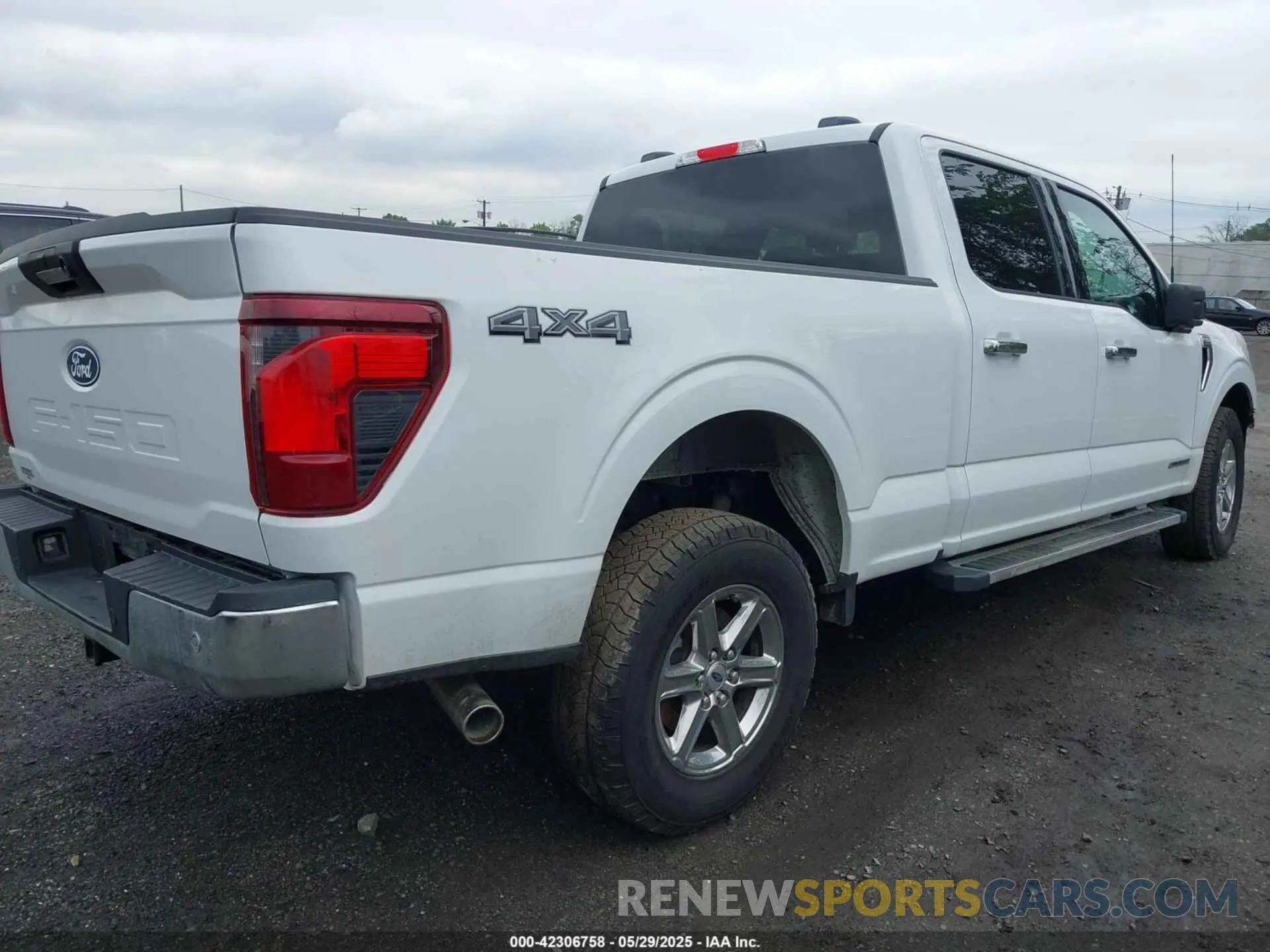4 Photograph of a damaged car 1FTFW3LD0RFA40985 FORD F-150 2024