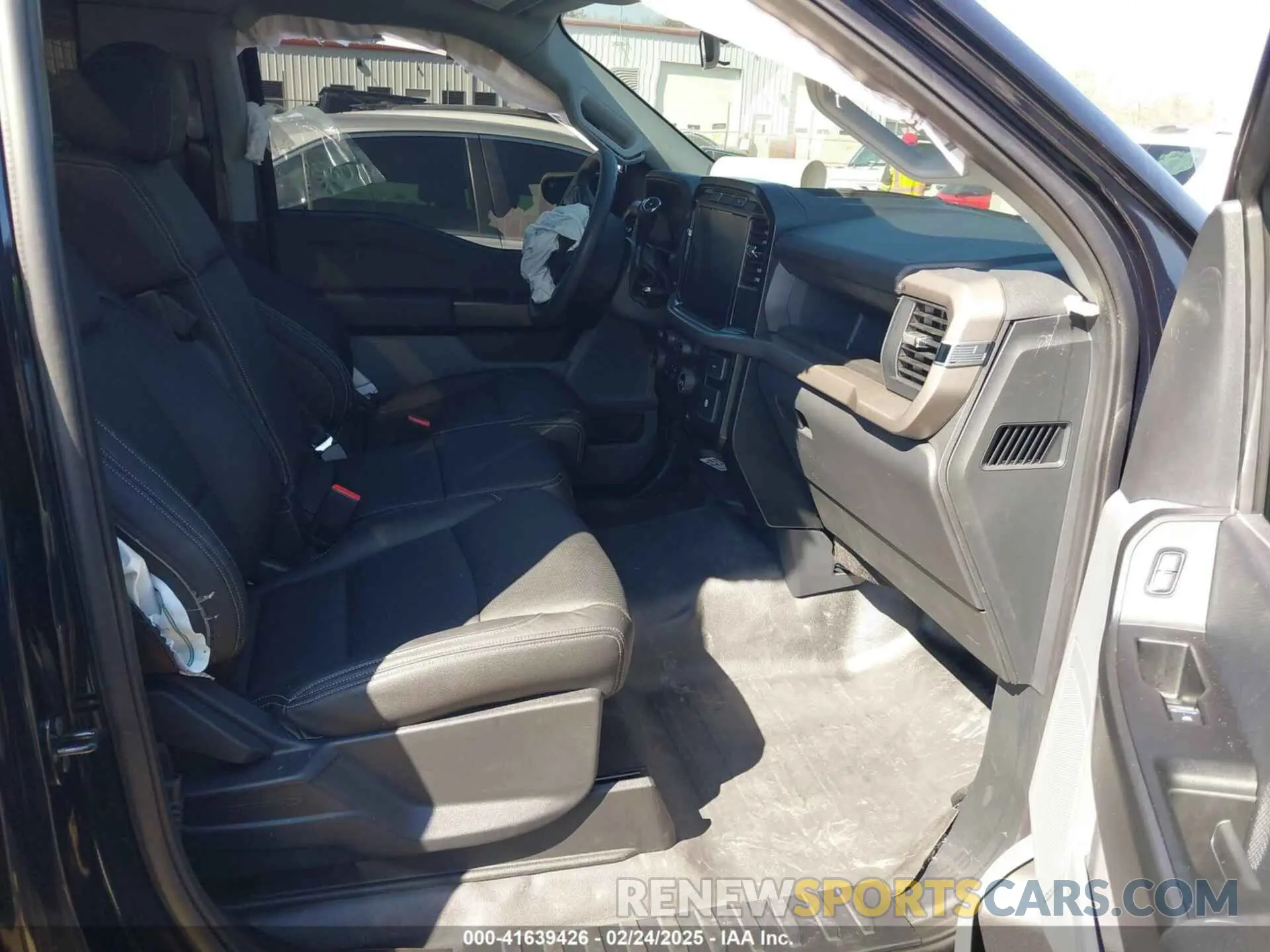 5 Photograph of a damaged car 1FTMF1K53RKE70846 FORD F-150 2024