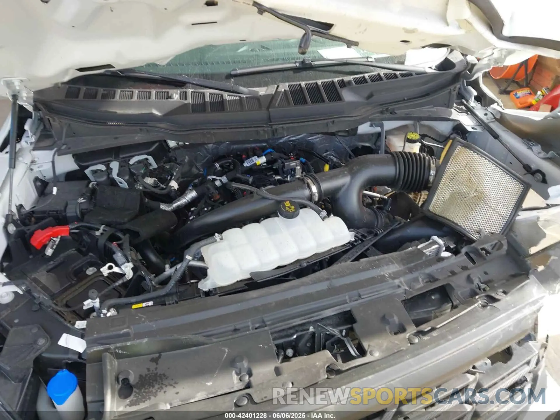 10 Photograph of a damaged car 1FTMF1KP9RKE39974 FORD F-150 2024