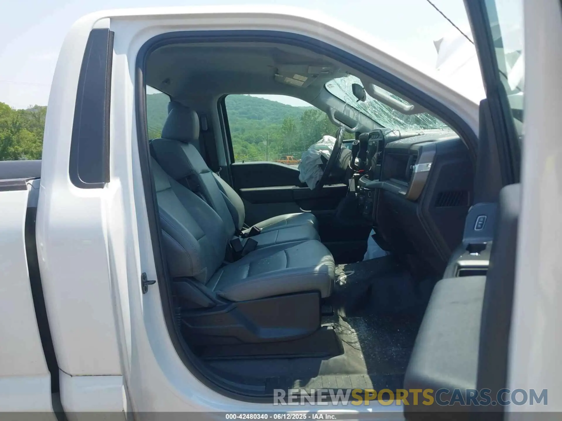5 Photograph of a damaged car 1FTMF1LP5RKF07993 FORD F-150 2024