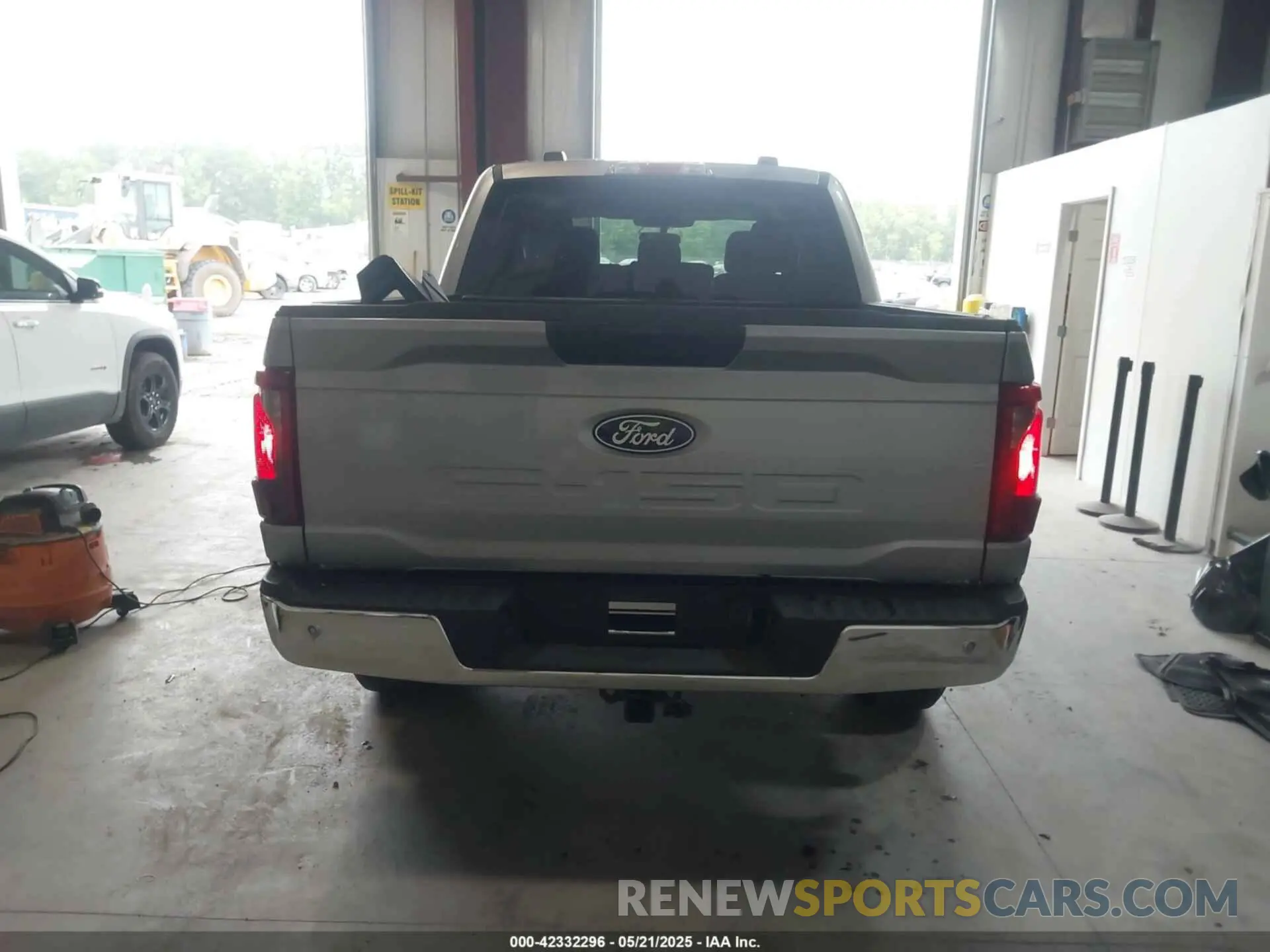 16 Photograph of a damaged car 1FTEW3LP9SKE07398 FORD F-150 2025
