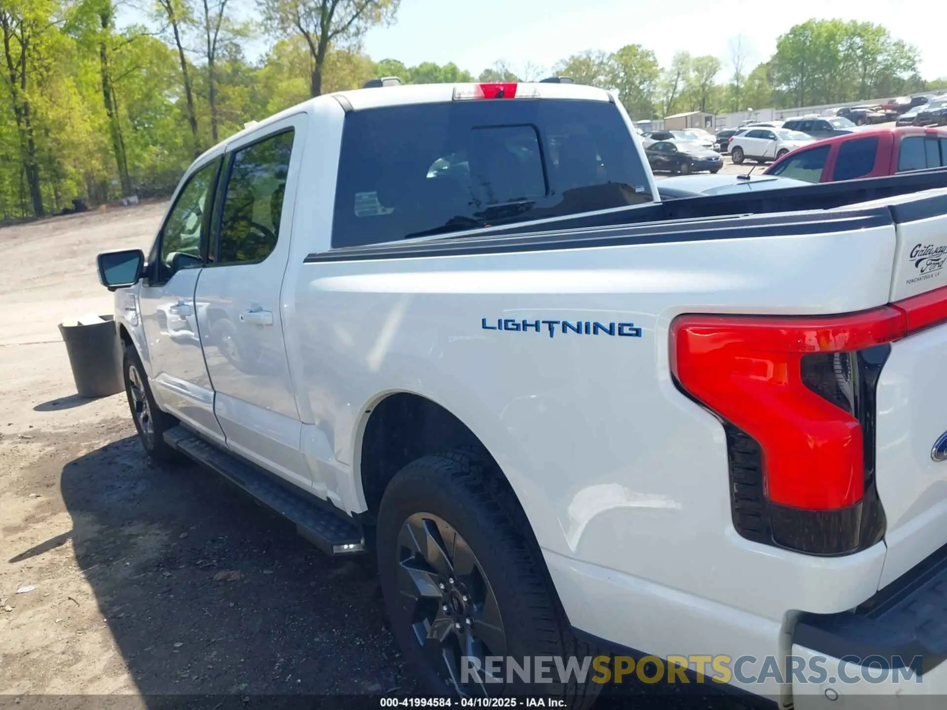 14 Photograph of a damaged car 1FTVW1EL3NWG16227 FORD F-150 LIGHTNING 2022