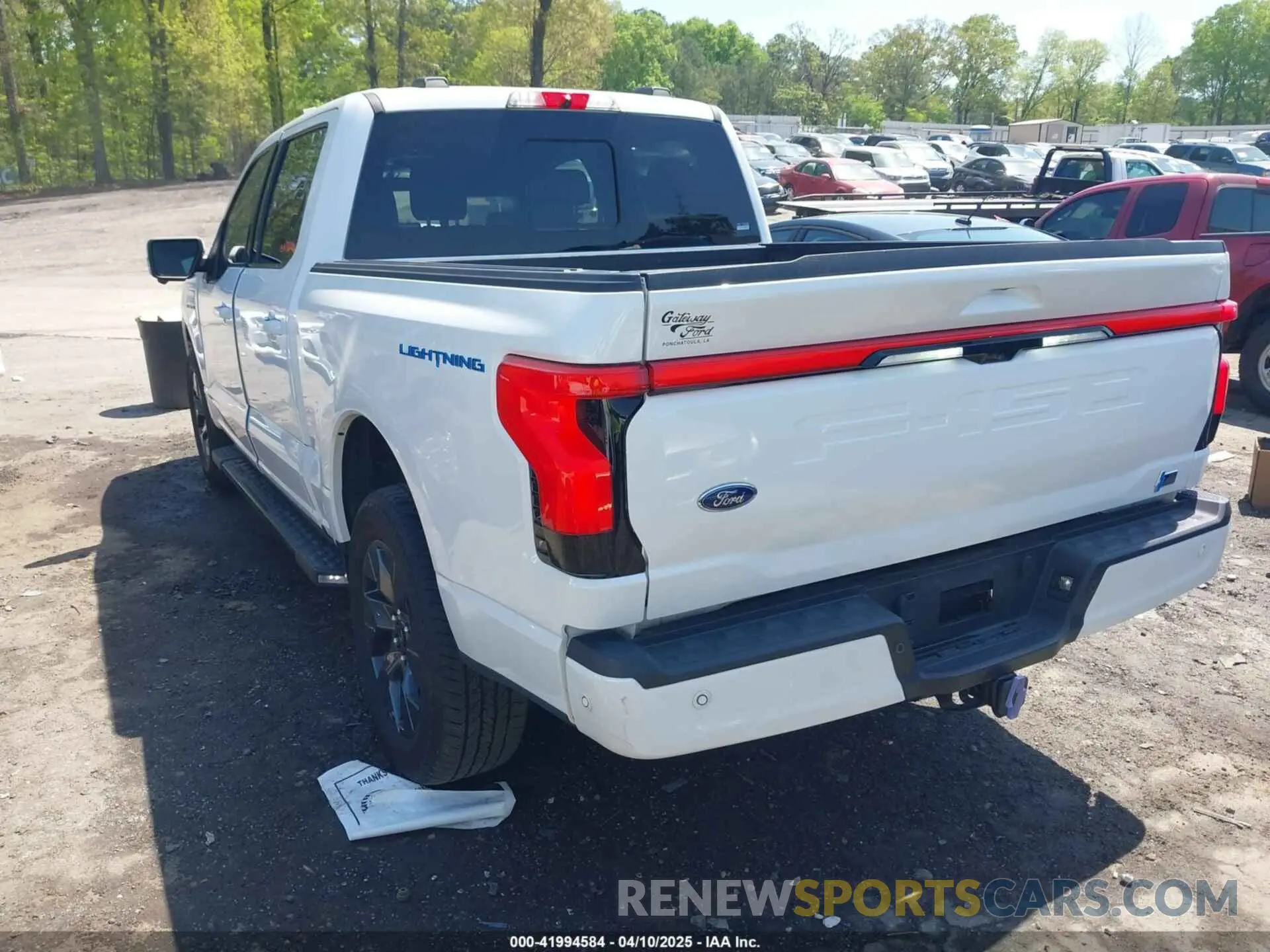 3 Photograph of a damaged car 1FTVW1EL3NWG16227 FORD F-150 LIGHTNING 2022