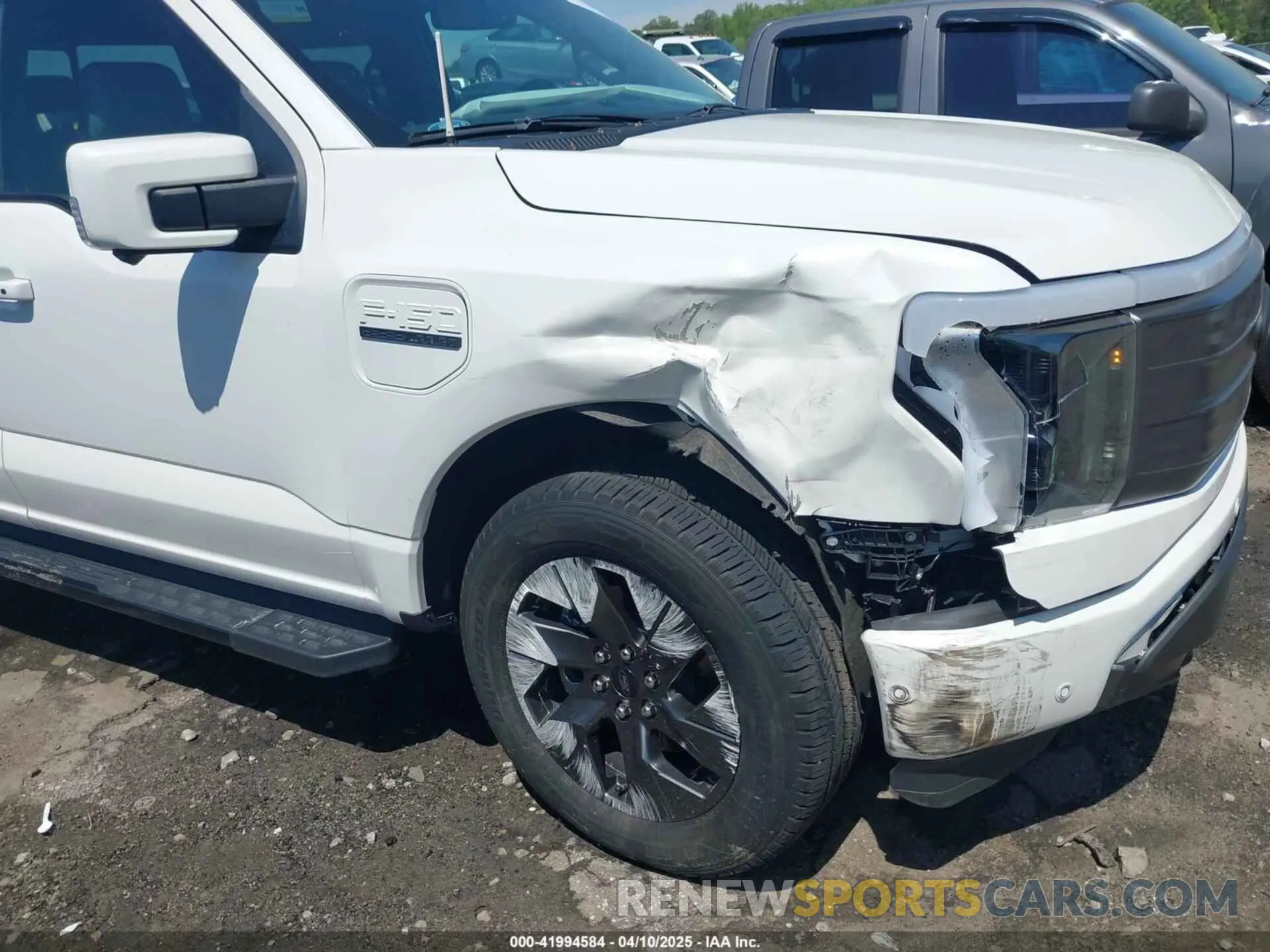 6 Photograph of a damaged car 1FTVW1EL3NWG16227 FORD F-150 LIGHTNING 2022