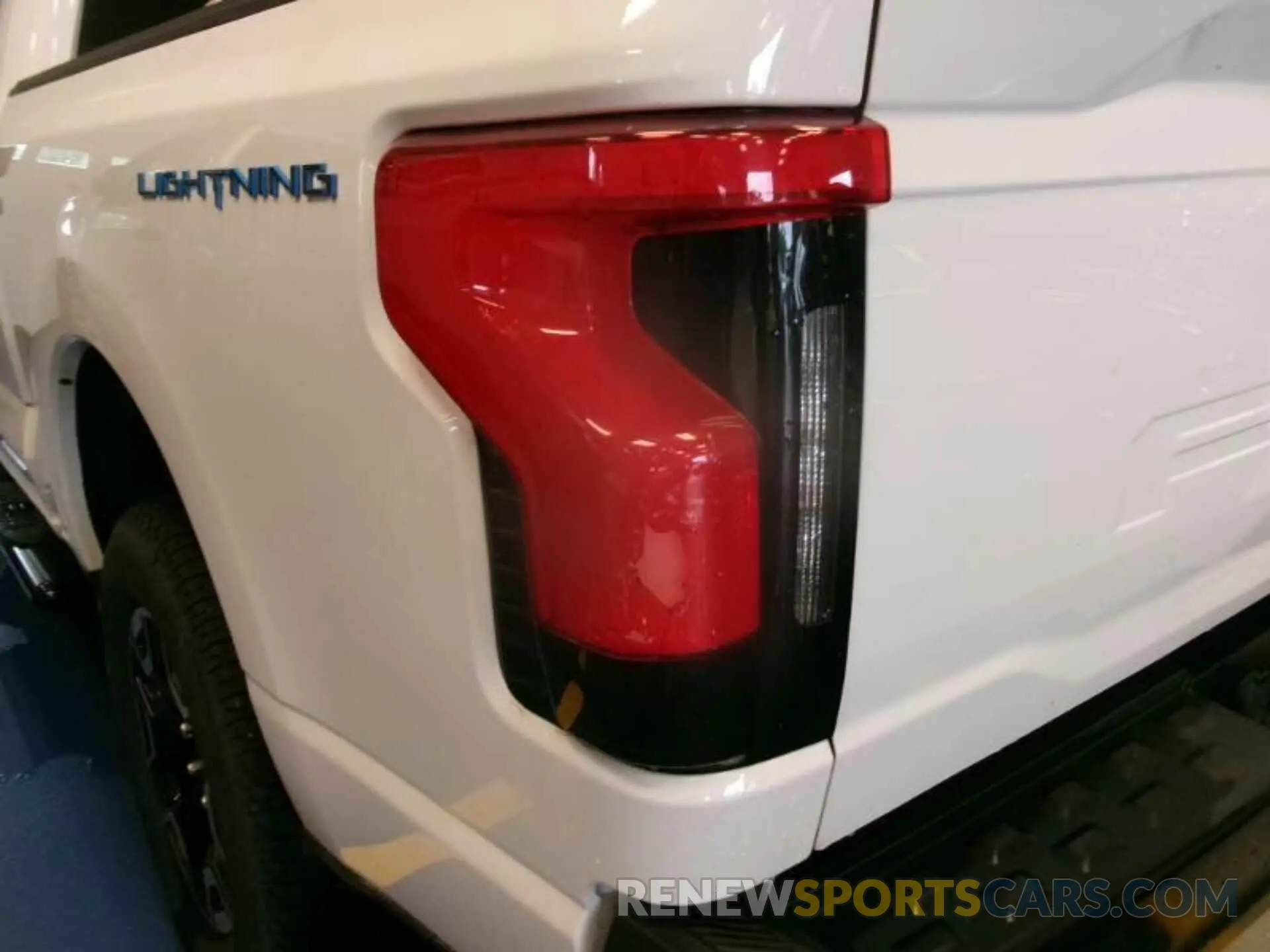 14 Photograph of a damaged car 1FTVW1EL4NWG14891 FORD F-150 LIGHTNING 2022