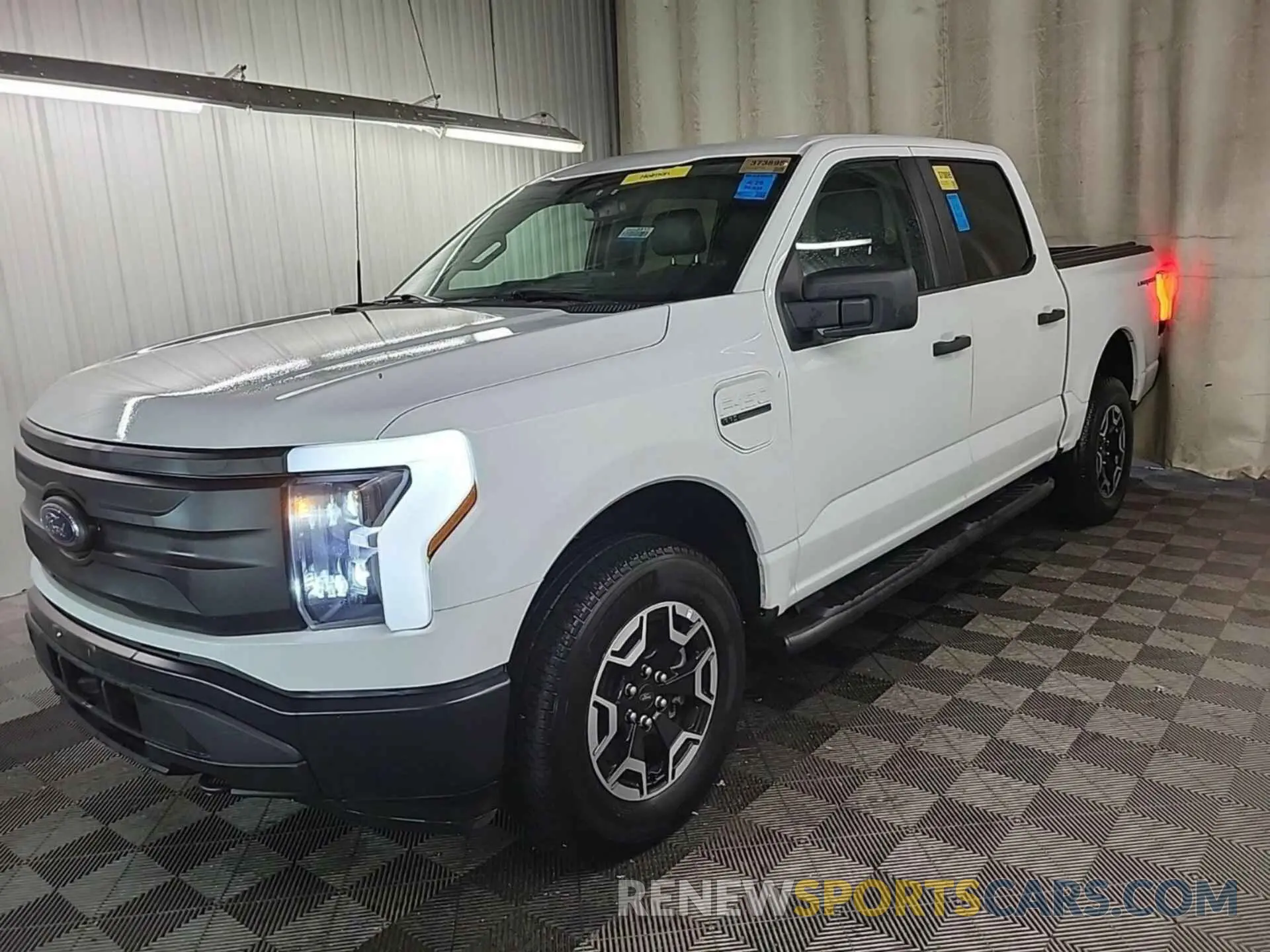 31 Photograph of a damaged car 1FTVW1EL5NWG14804 FORD F-150 LIGHTNING 2022