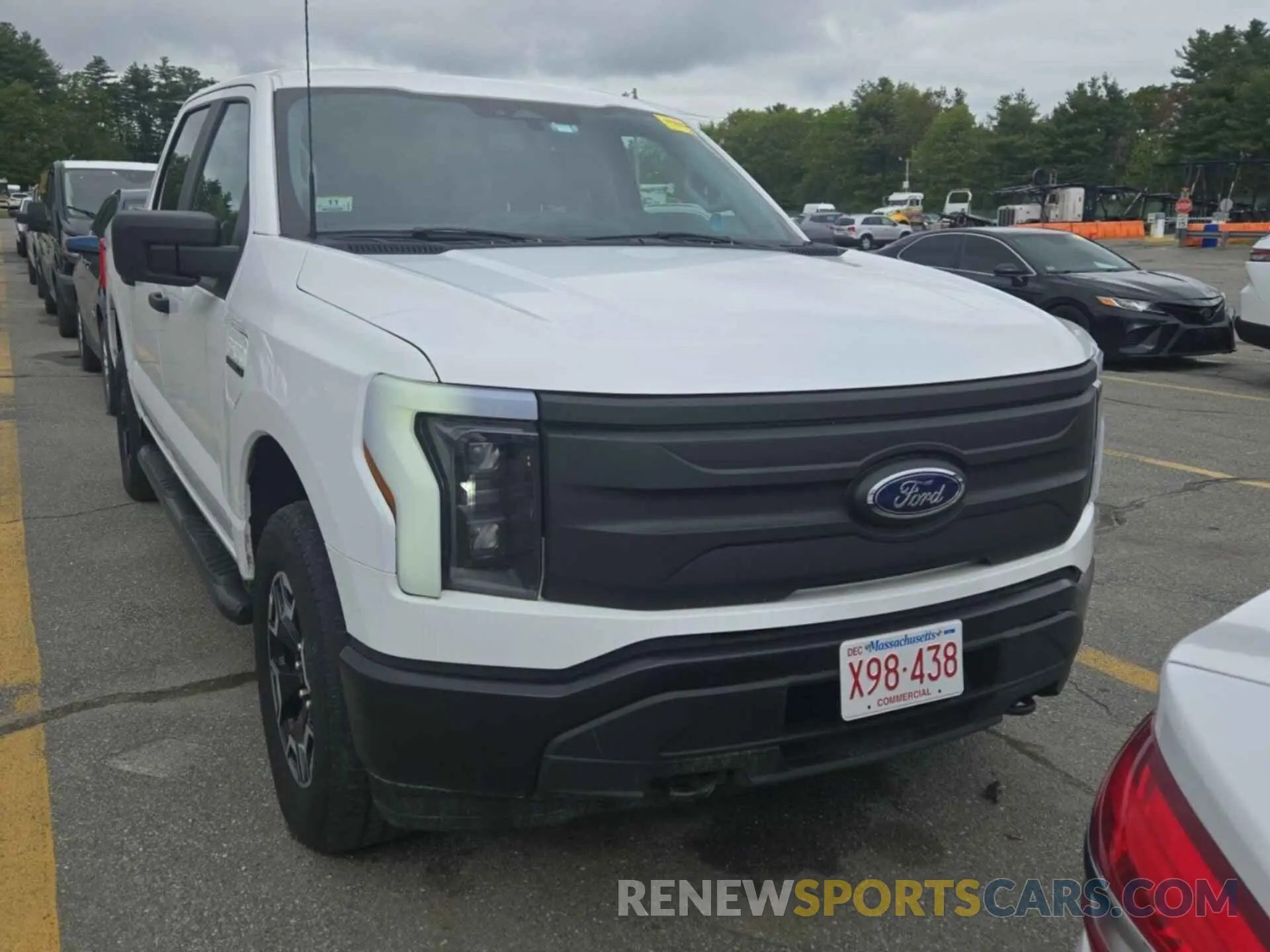 8 Photograph of a damaged car 1FTVW1EL5NWG14804 FORD F-150 LIGHTNING 2022