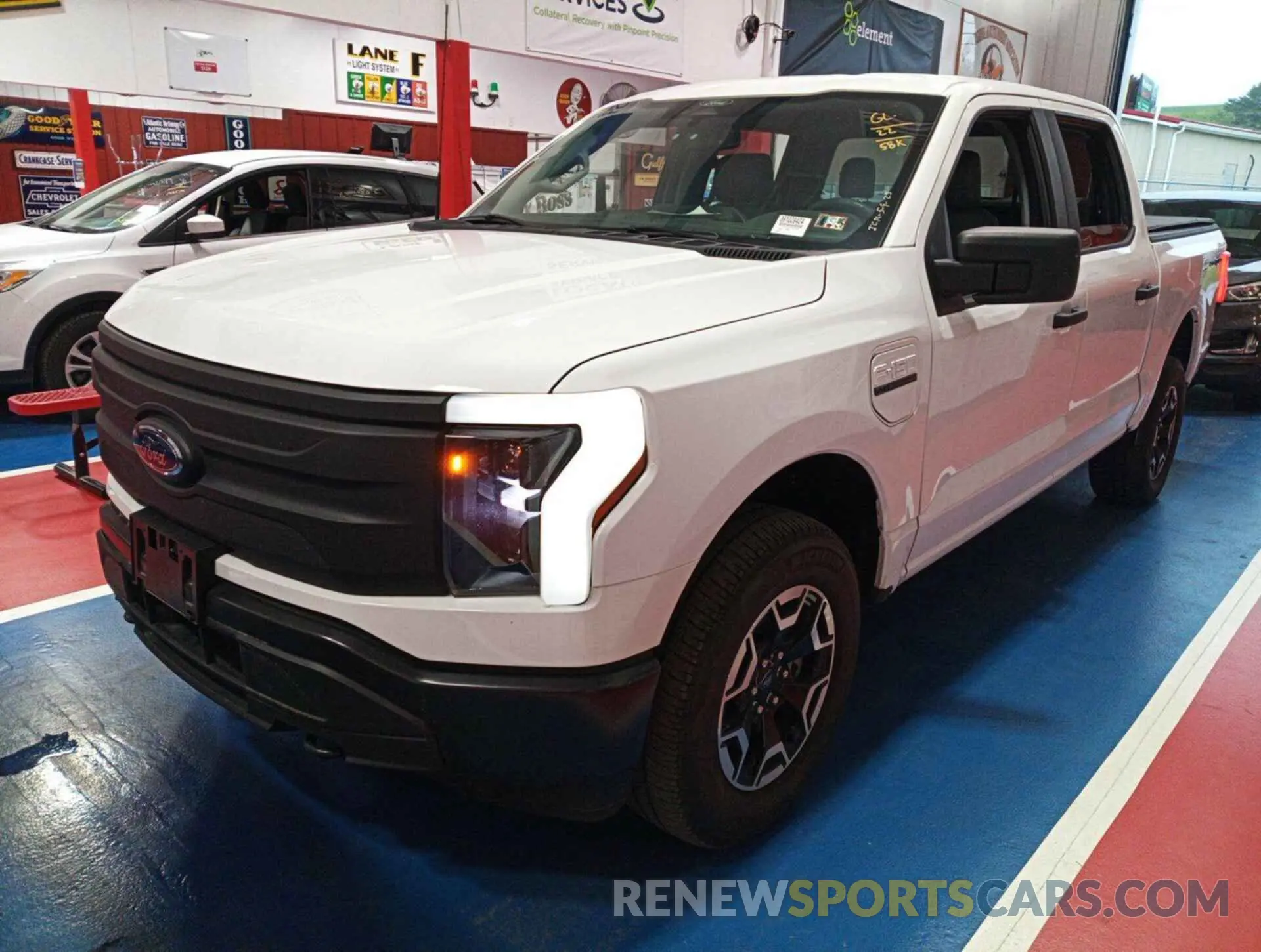 19 Photograph of a damaged car 1FTVW1EL6NWG14889 FORD F-150 LIGHTNING 2022