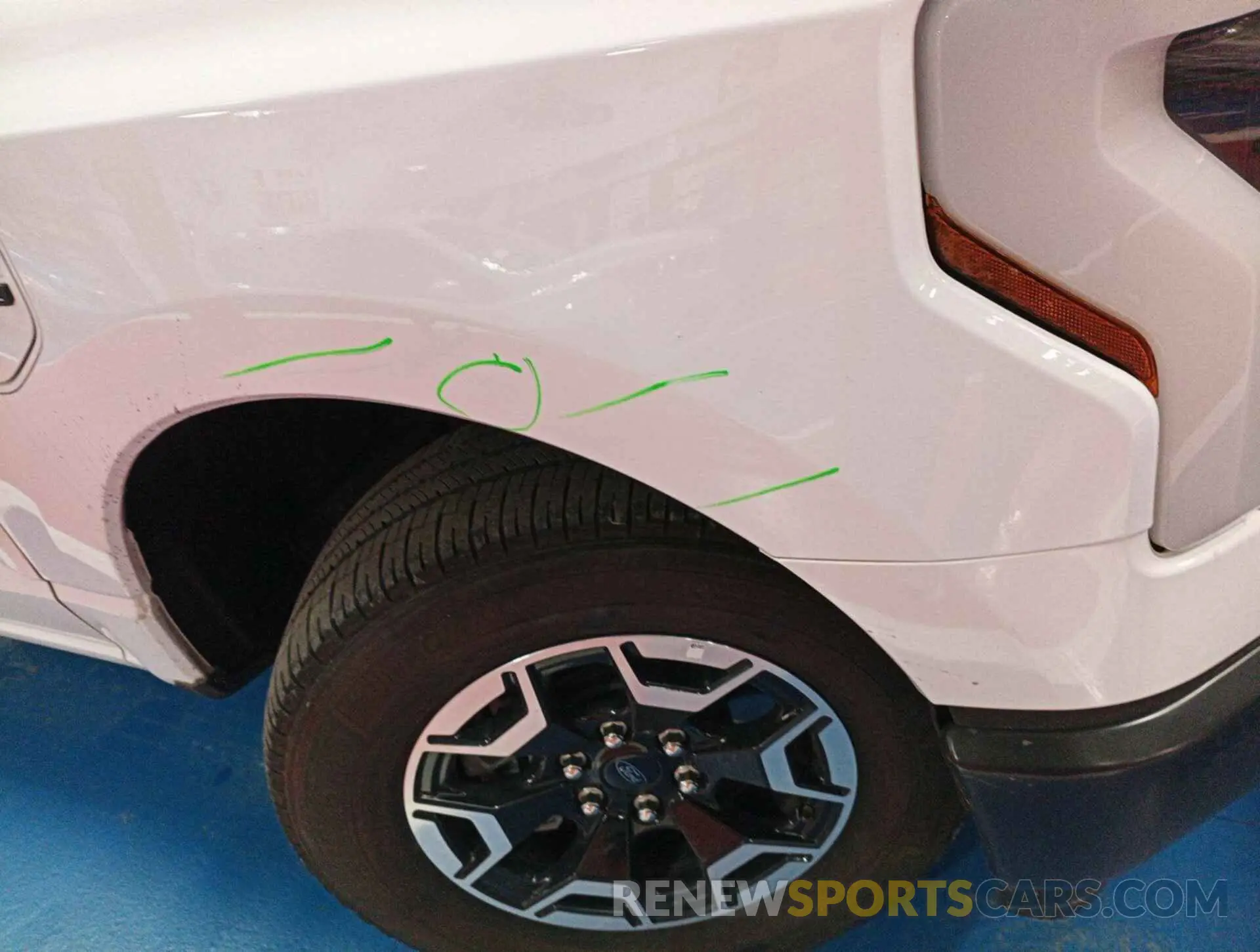 4 Photograph of a damaged car 1FTVW1EL6NWG14889 FORD F-150 LIGHTNING 2022