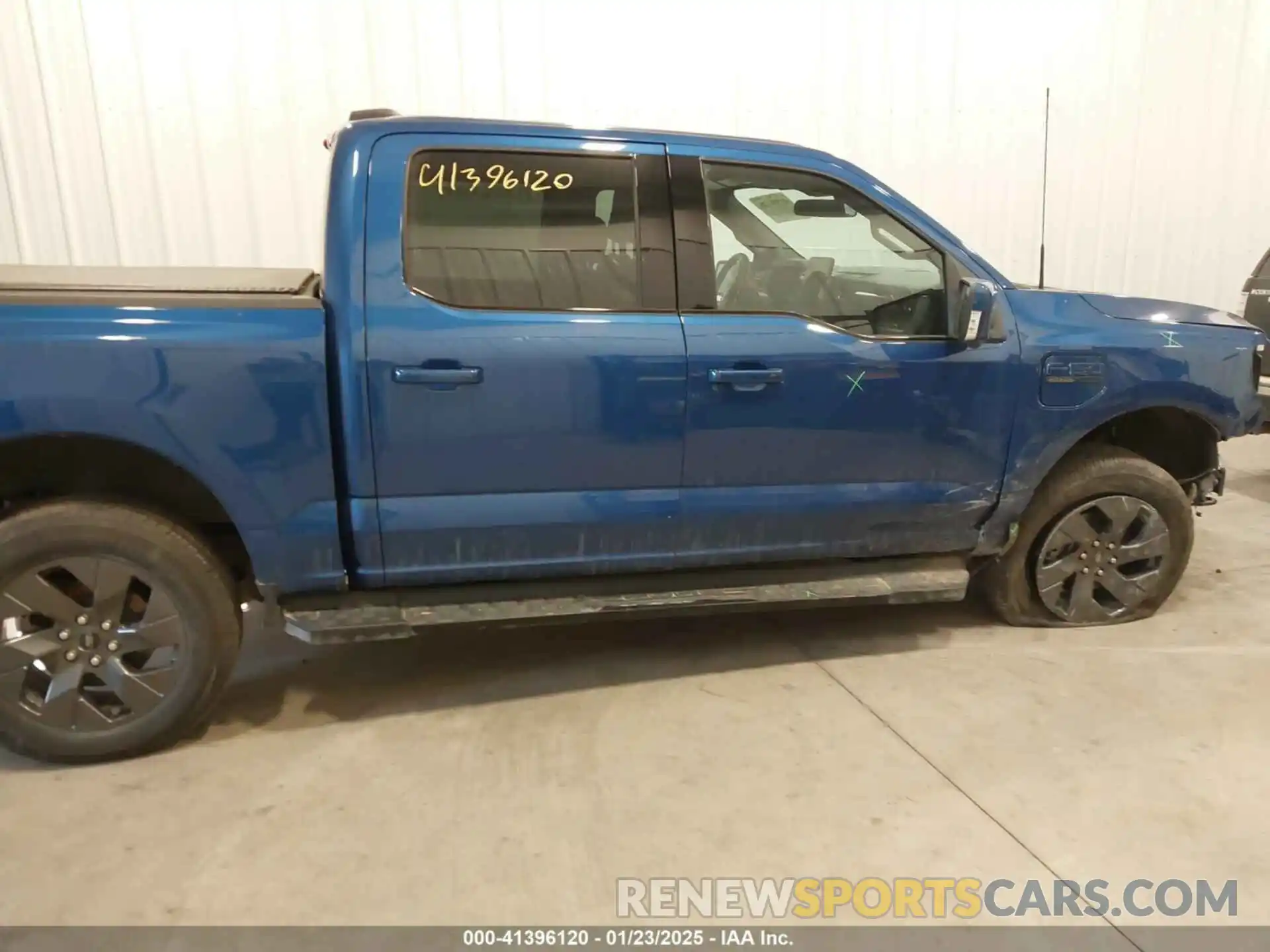 13 Photograph of a damaged car 1FTVW1EL7NWG15923 FORD F-150 LIGHTNING 2022