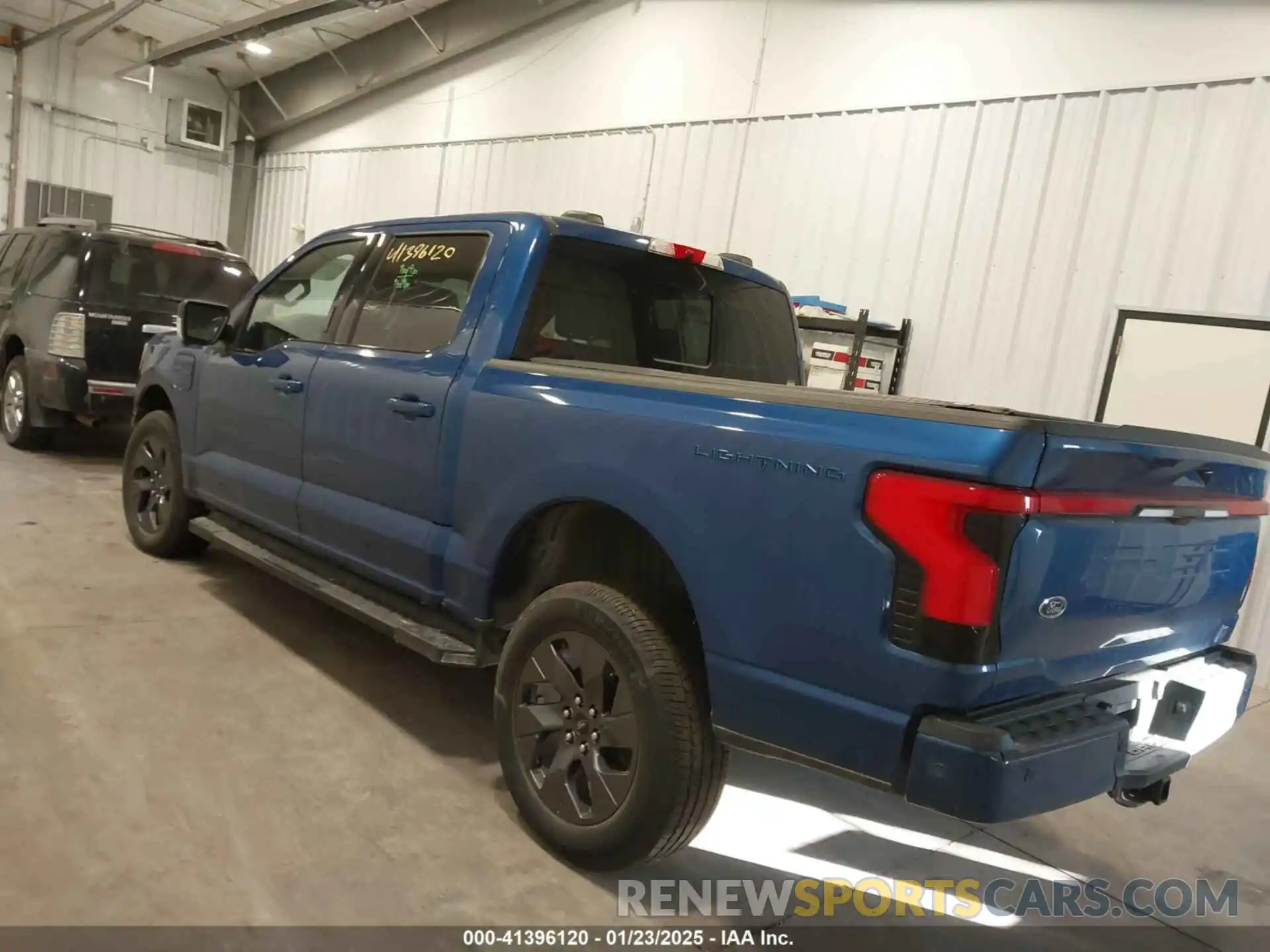 3 Photograph of a damaged car 1FTVW1EL7NWG15923 FORD F-150 LIGHTNING 2022