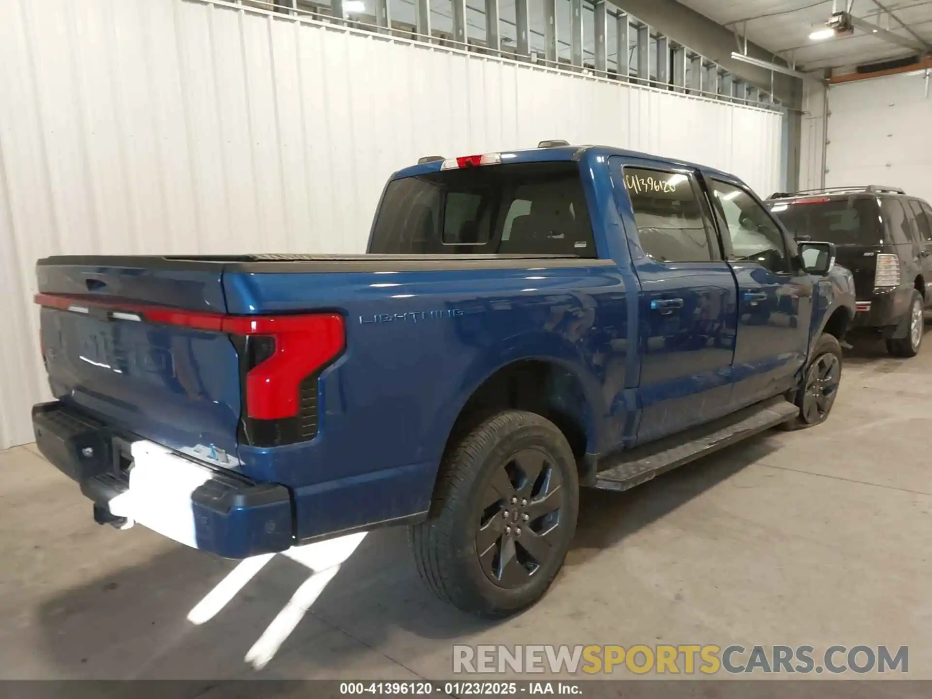 4 Photograph of a damaged car 1FTVW1EL7NWG15923 FORD F-150 LIGHTNING 2022