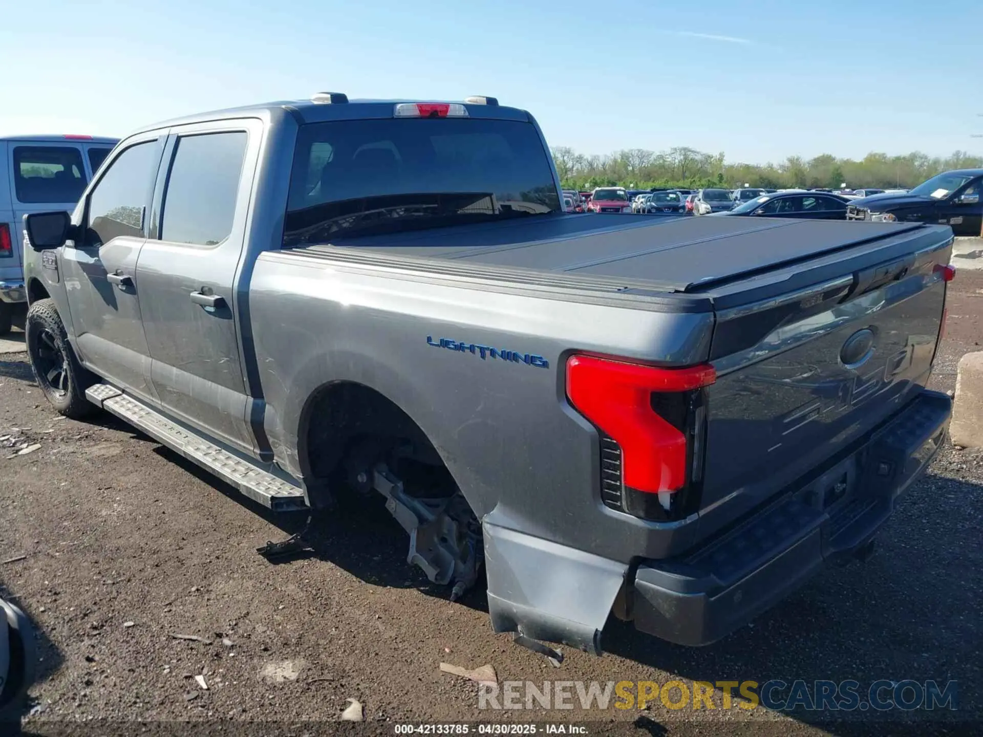 3 Photograph of a damaged car 1FTVW1EL8NWG02095 FORD F-150 LIGHTNING 2022