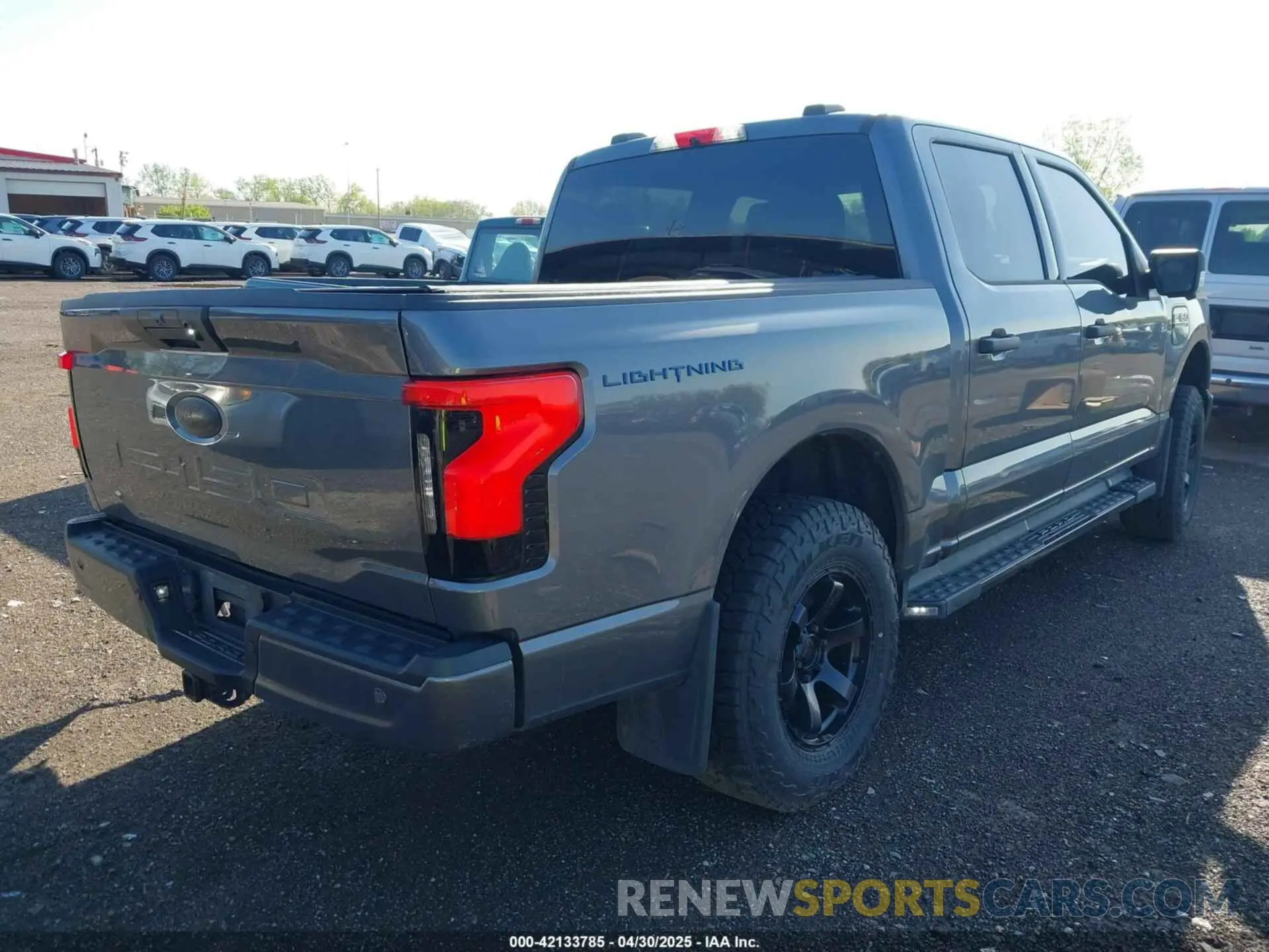 4 Photograph of a damaged car 1FTVW1EL8NWG02095 FORD F-150 LIGHTNING 2022