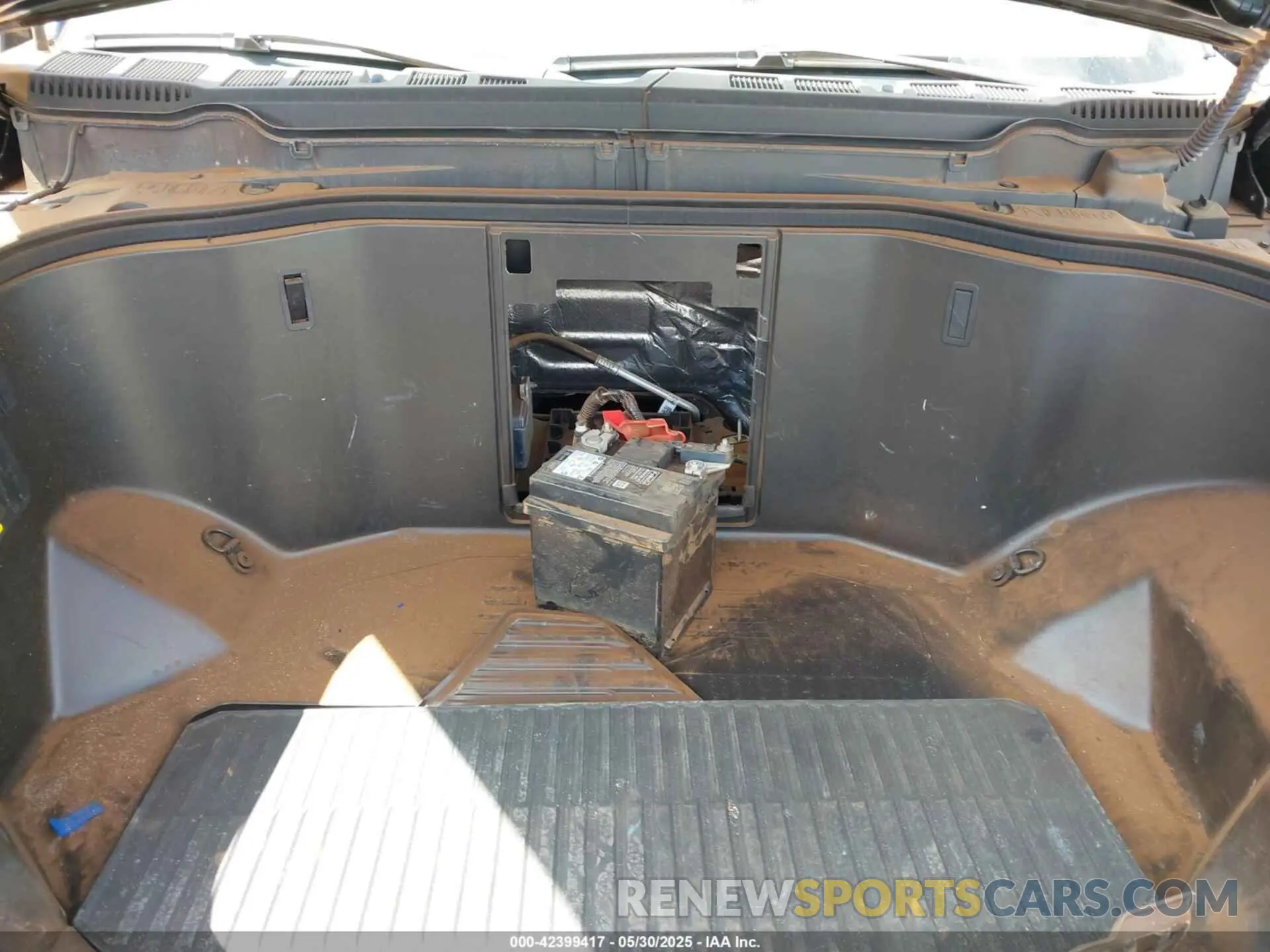 10 Photograph of a damaged car 1FTVW1EL9NWG15390 FORD F-150 LIGHTNING 2022