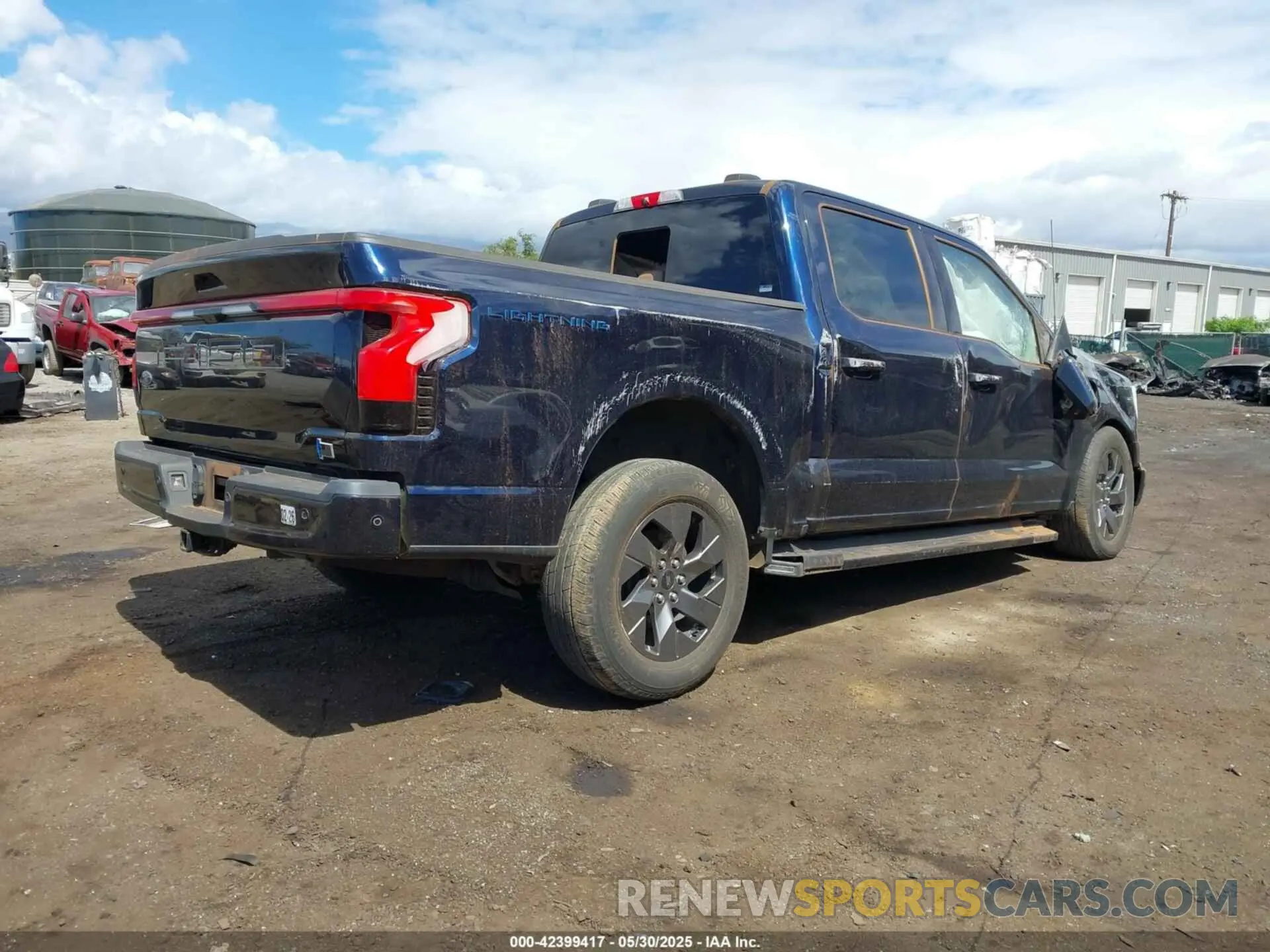 4 Photograph of a damaged car 1FTVW1EL9NWG15390 FORD F-150 LIGHTNING 2022