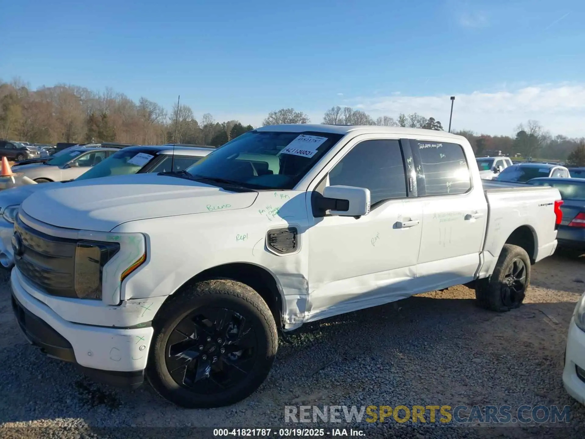 15 Photograph of a damaged car 1FTVW1EV4NWG04301 FORD F-150 LIGHTNING 2022